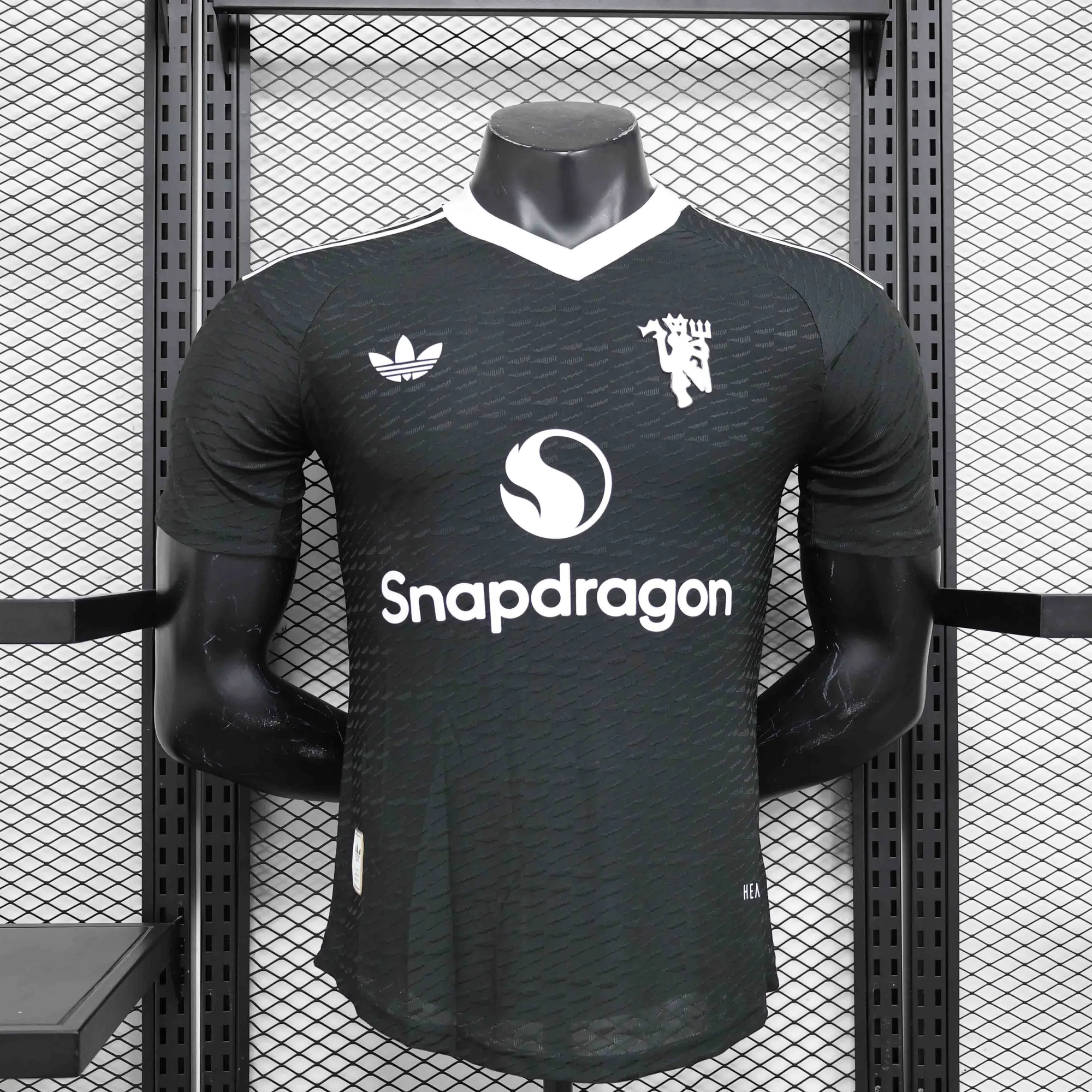 24-25 Manchester United Black GoalKeeper Kit Player Version Shirt Soccer AAAAJersey Yupoo 3