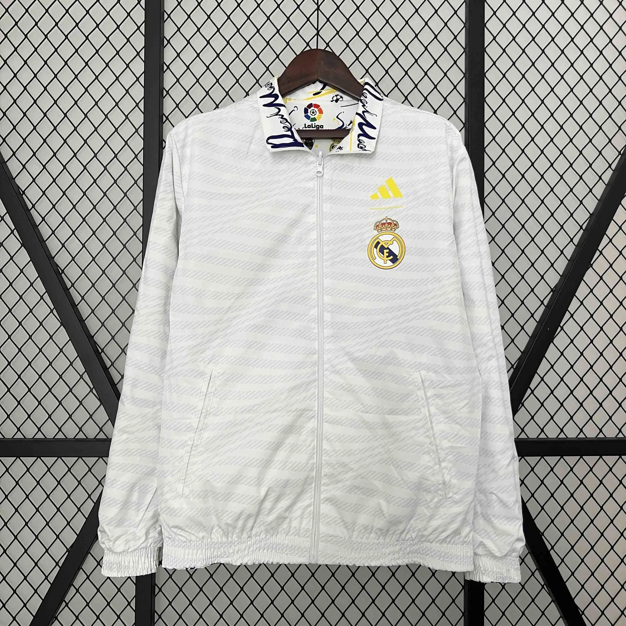23-24 Real Madrid Trench Coat Reversible Windbreaker Double-Sides Jacket AAAAJersey Yupoo 9