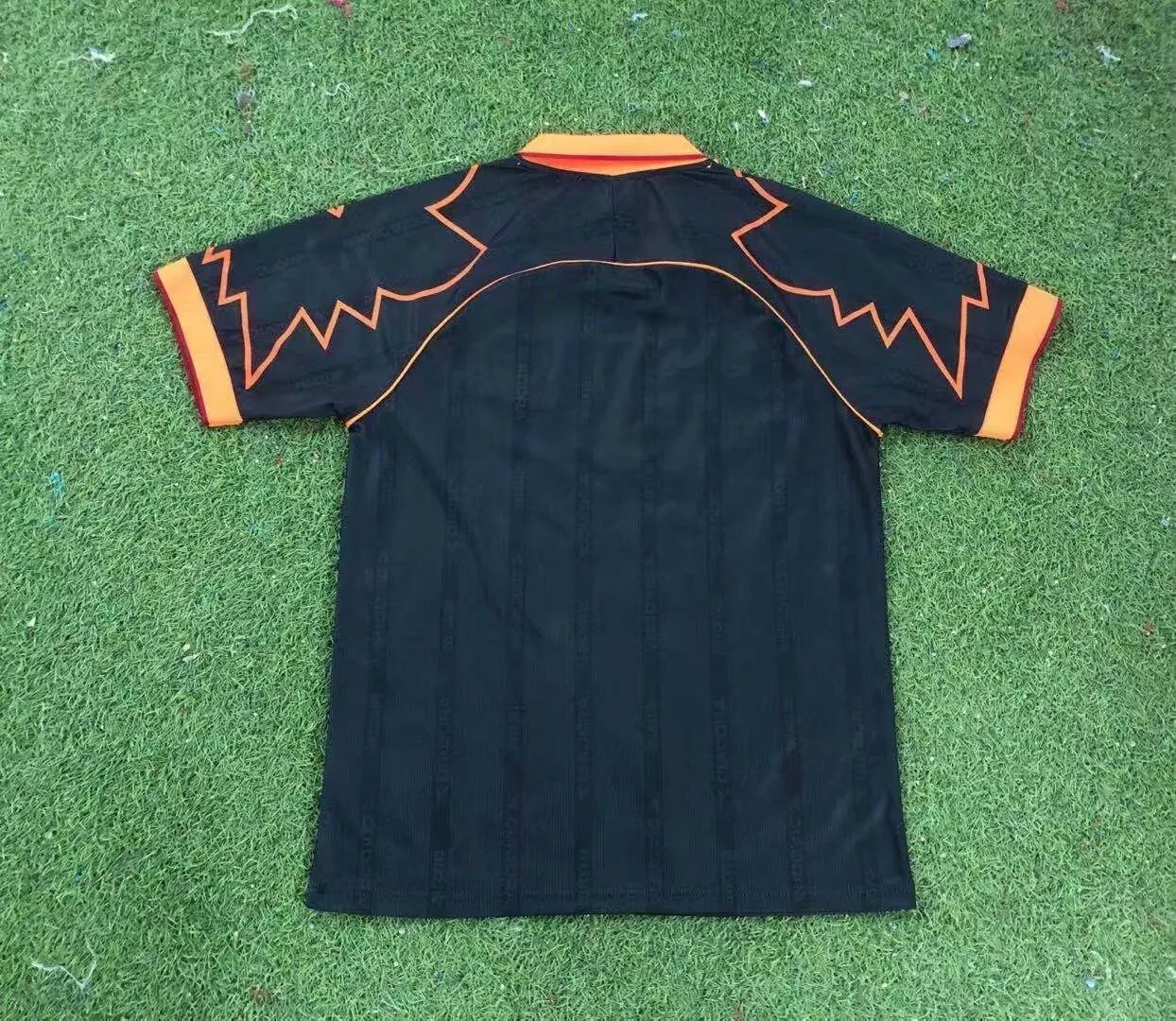 99-00 Roma away 4