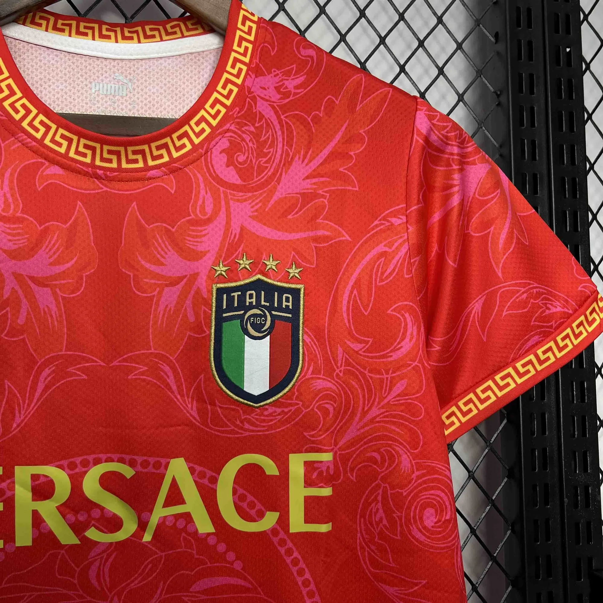 2022 Italy Versace Special Edition Red Kit Football Uniform AAAAJerseys Dropshipping Yupoo 3