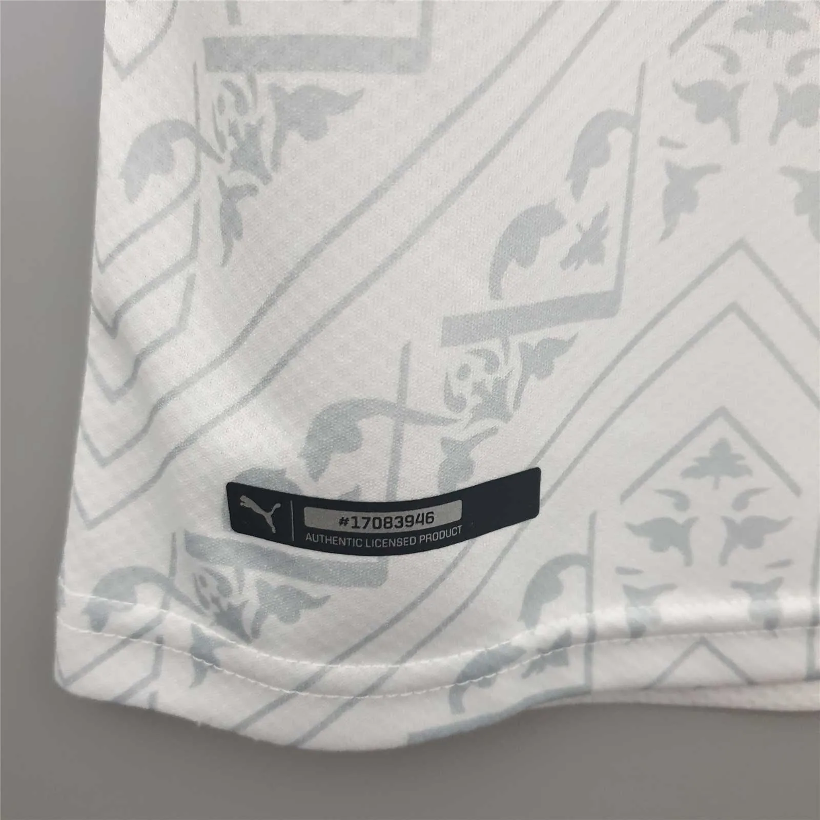 2020 Italy away white 9