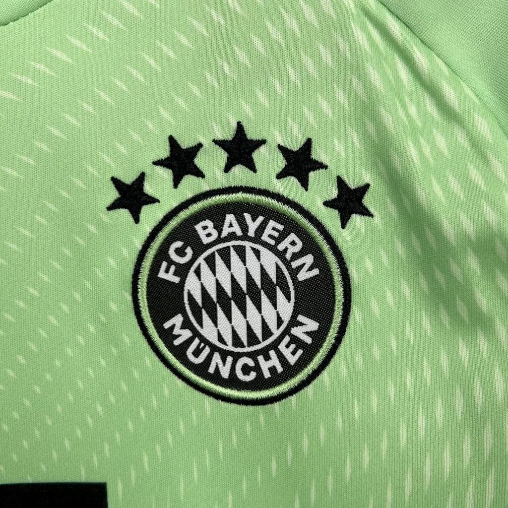 25-26 Bayern Munich Green Goalkeeper Kid Kits Youth Apparels AAAAJersey Wholesale Yupoo 6