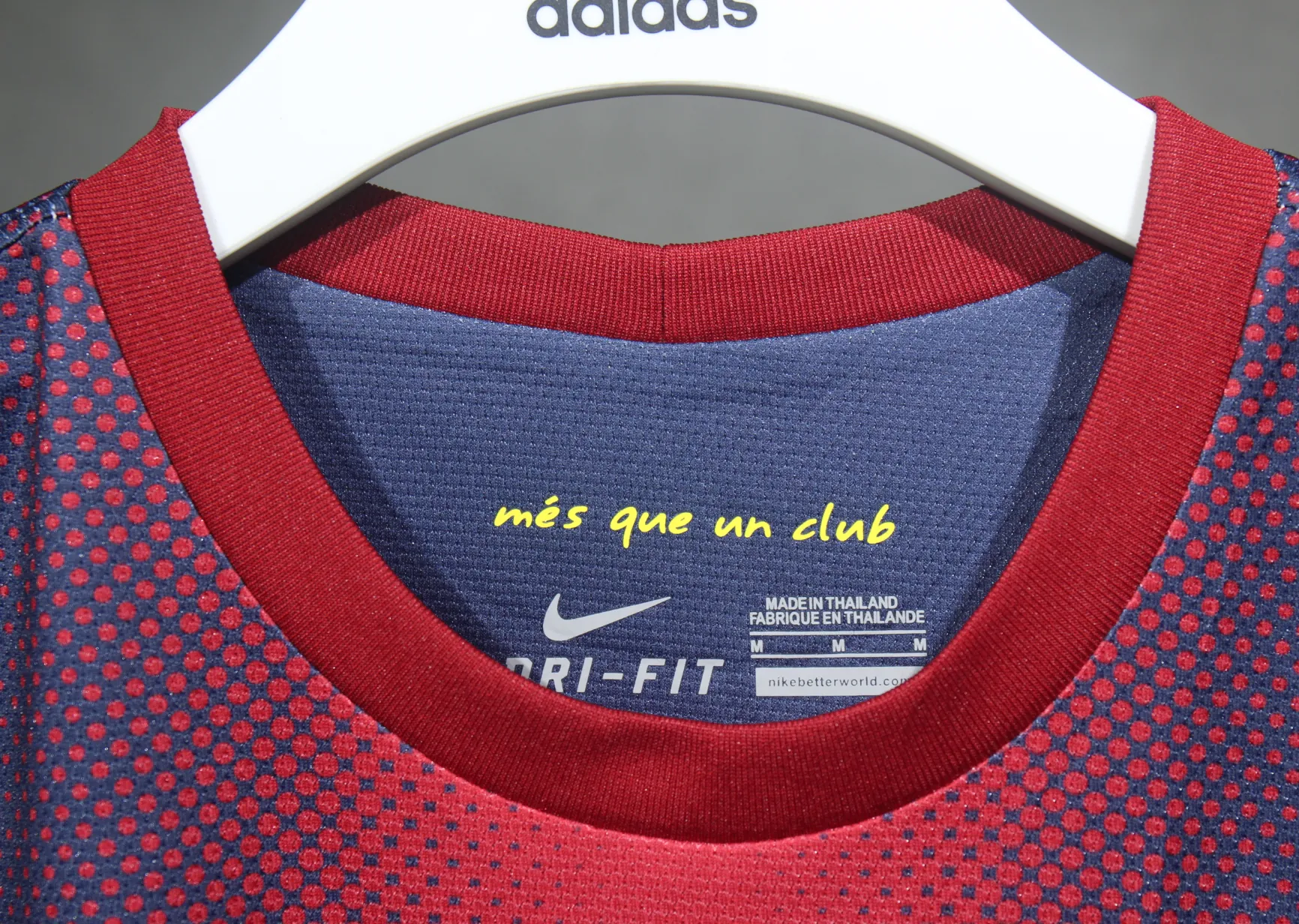 12-13 Barcelona Home Retro Kit Vintage Player Version Sino Shirt AAAAJersey Dropship Yupoo 3