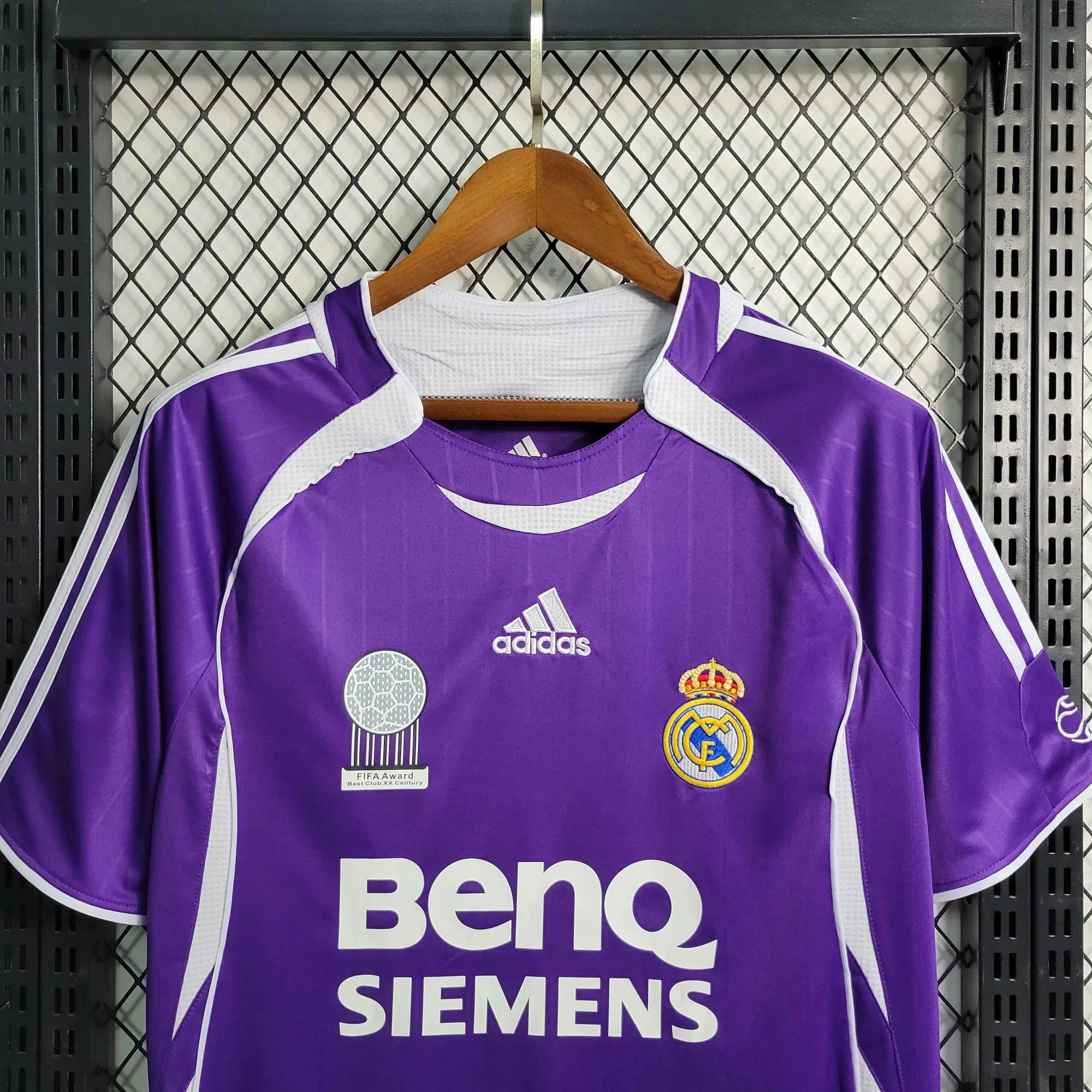 06-07 Retro Real Madrid Purple S-XXL 10