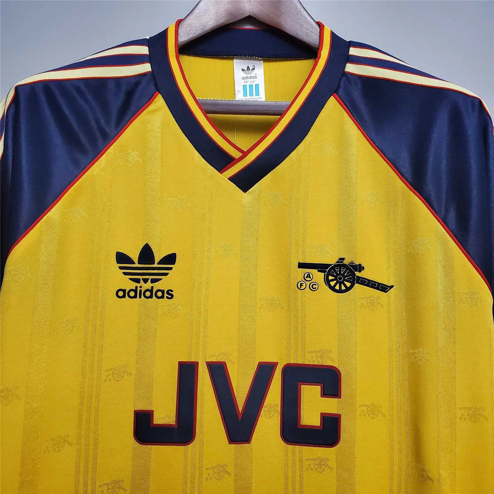 88-90 Arsenal away 1