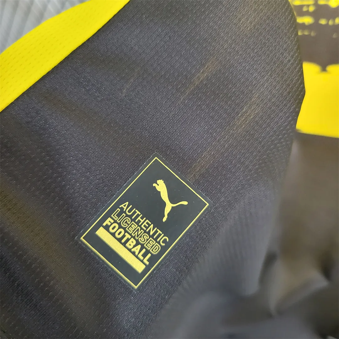 23-24 Dortmund home 10