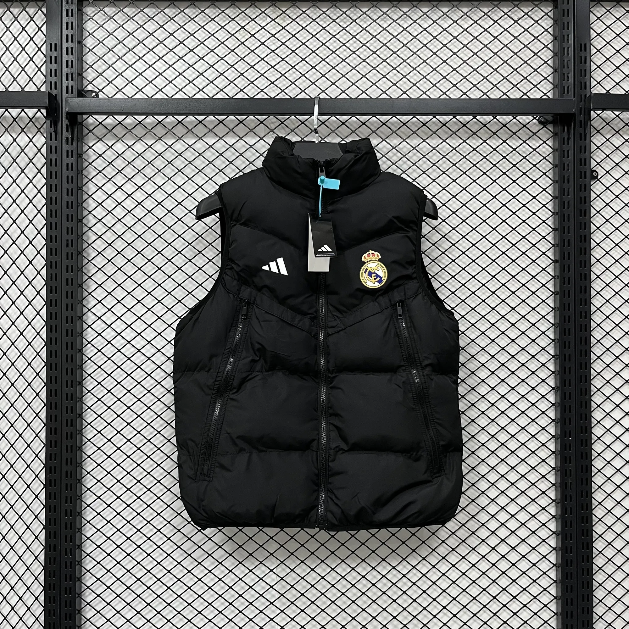 25-26 Real Madrid Vest Kit Soccer AAAAJersey Supply Yupoo 1