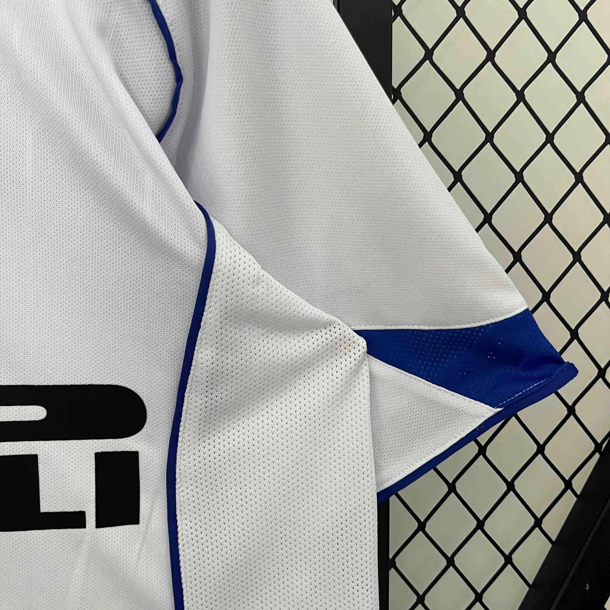 04-05 Inter Milan Away Retro Kit Soccer Uniform AAAAJerseys Dropshipping Yupoo 4