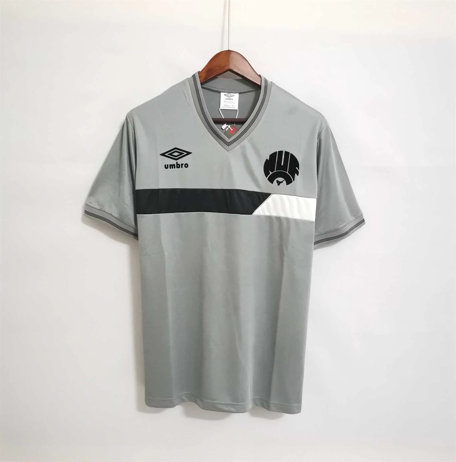 86-87 Newcastle grey away 8