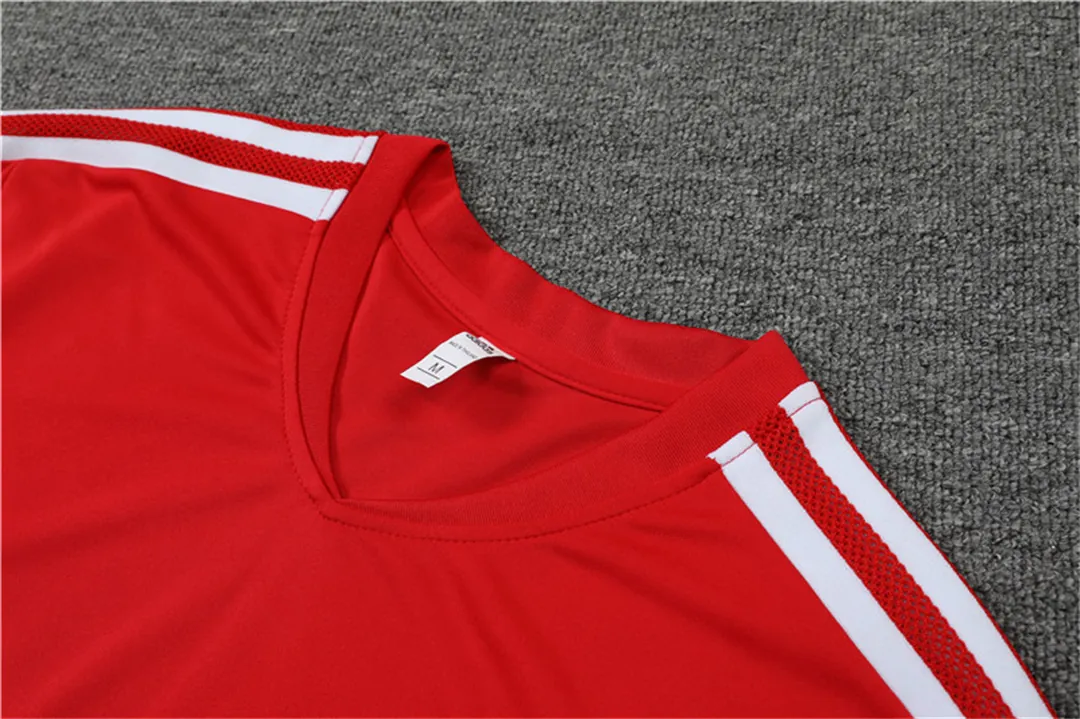 22-23 Manchester United training suit red 5