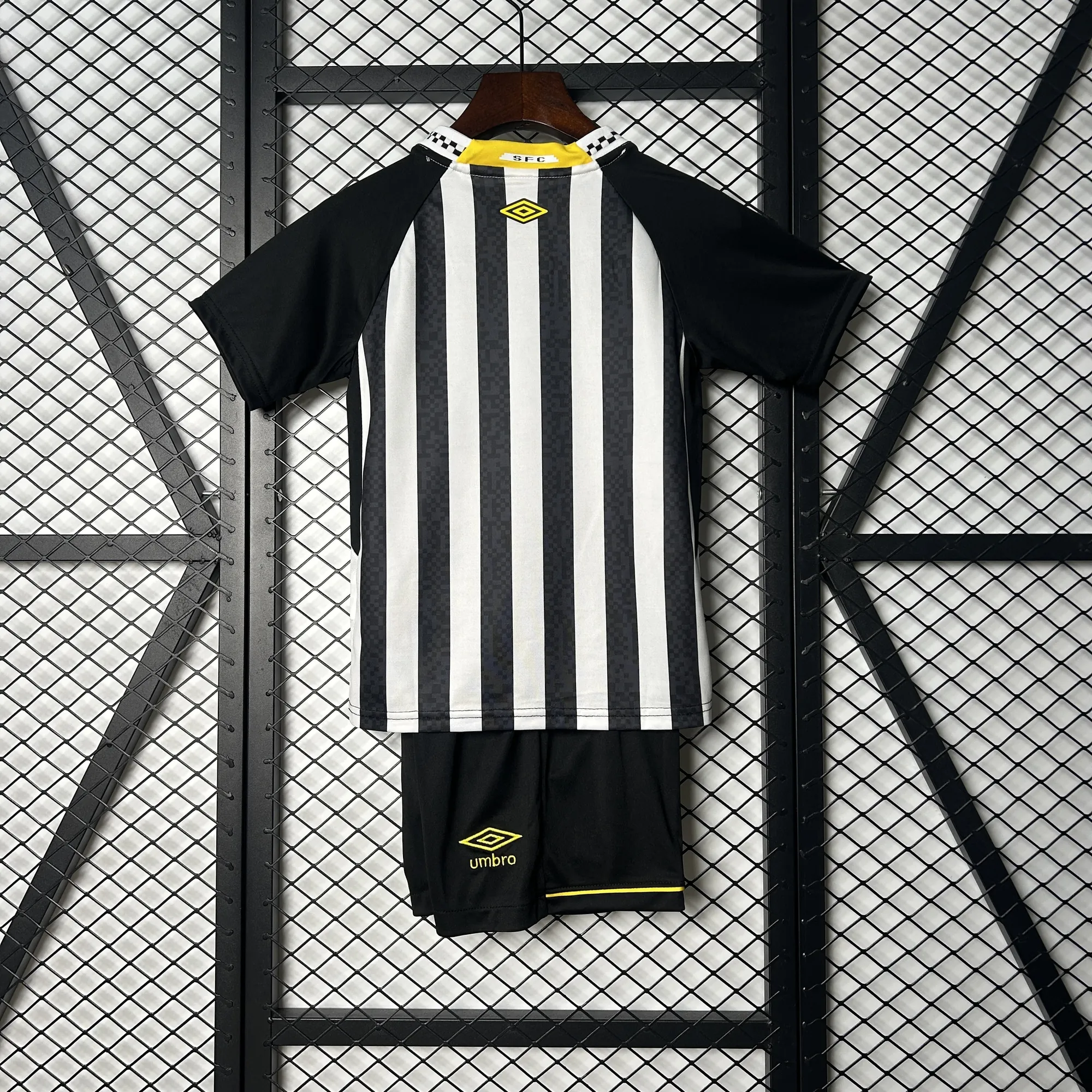 25-26 Santos Away Kid Kits Soccer AAAAJersey Yupoo 26-28 1