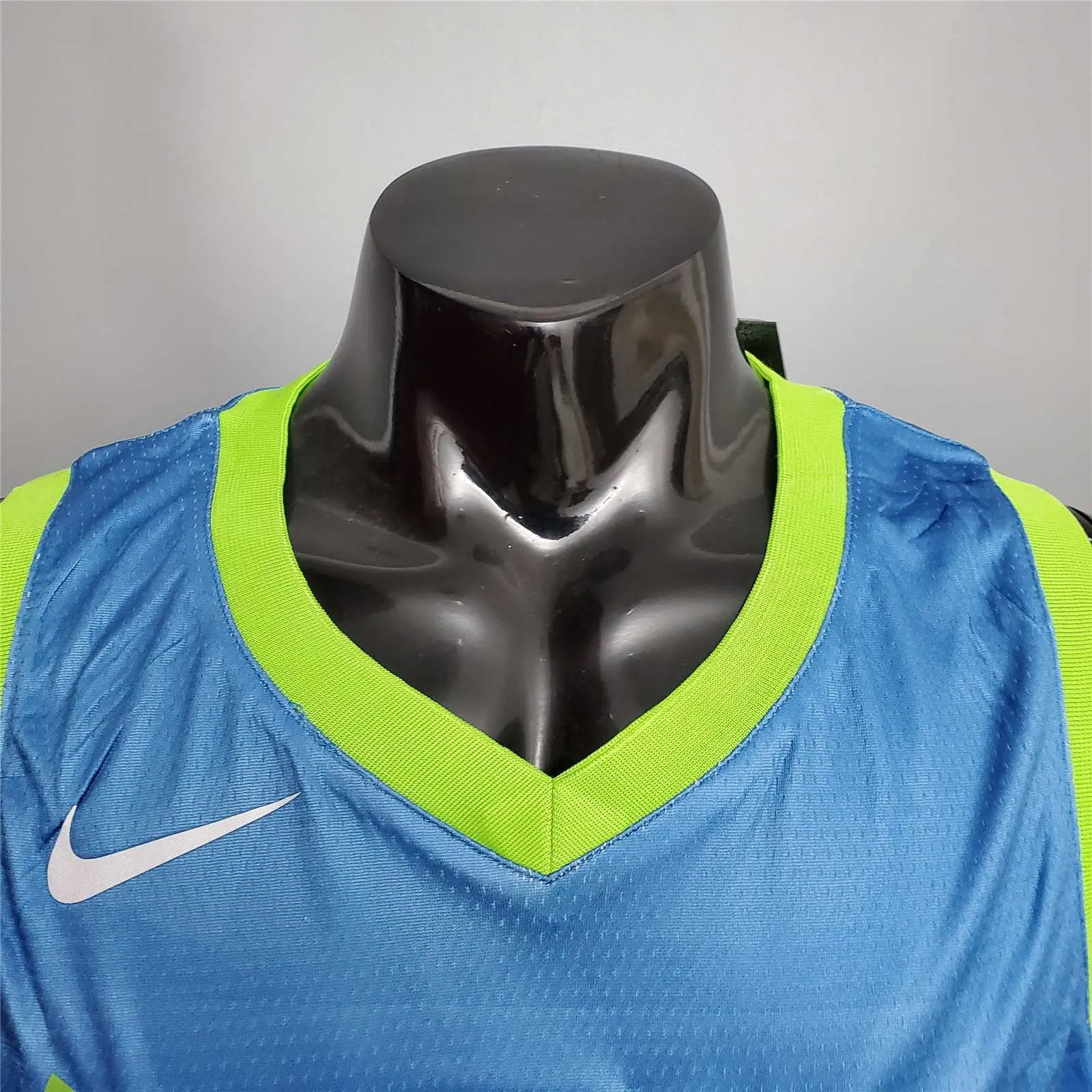 Nowitzki #41 Dallas Mavericks blue idol 3