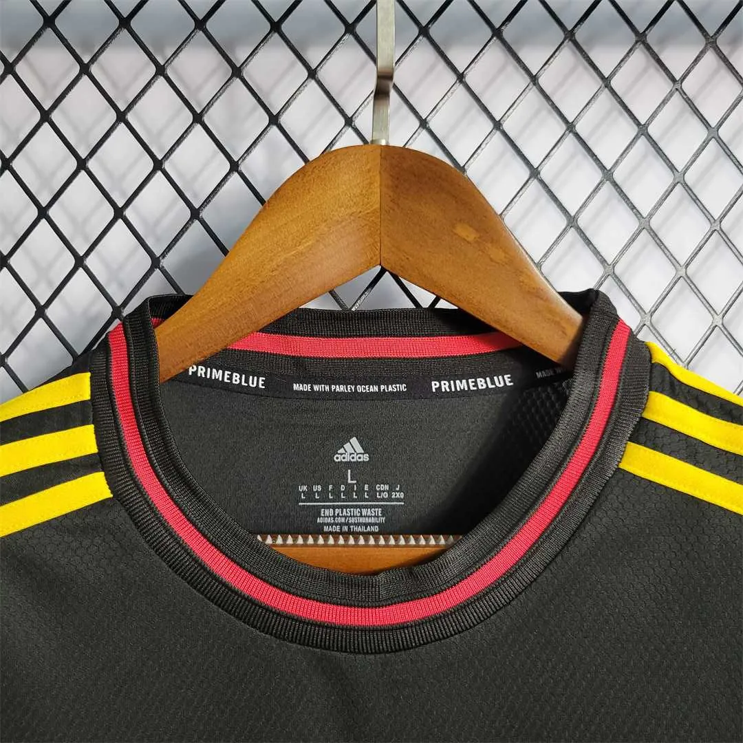 22-23 Belgium away 8