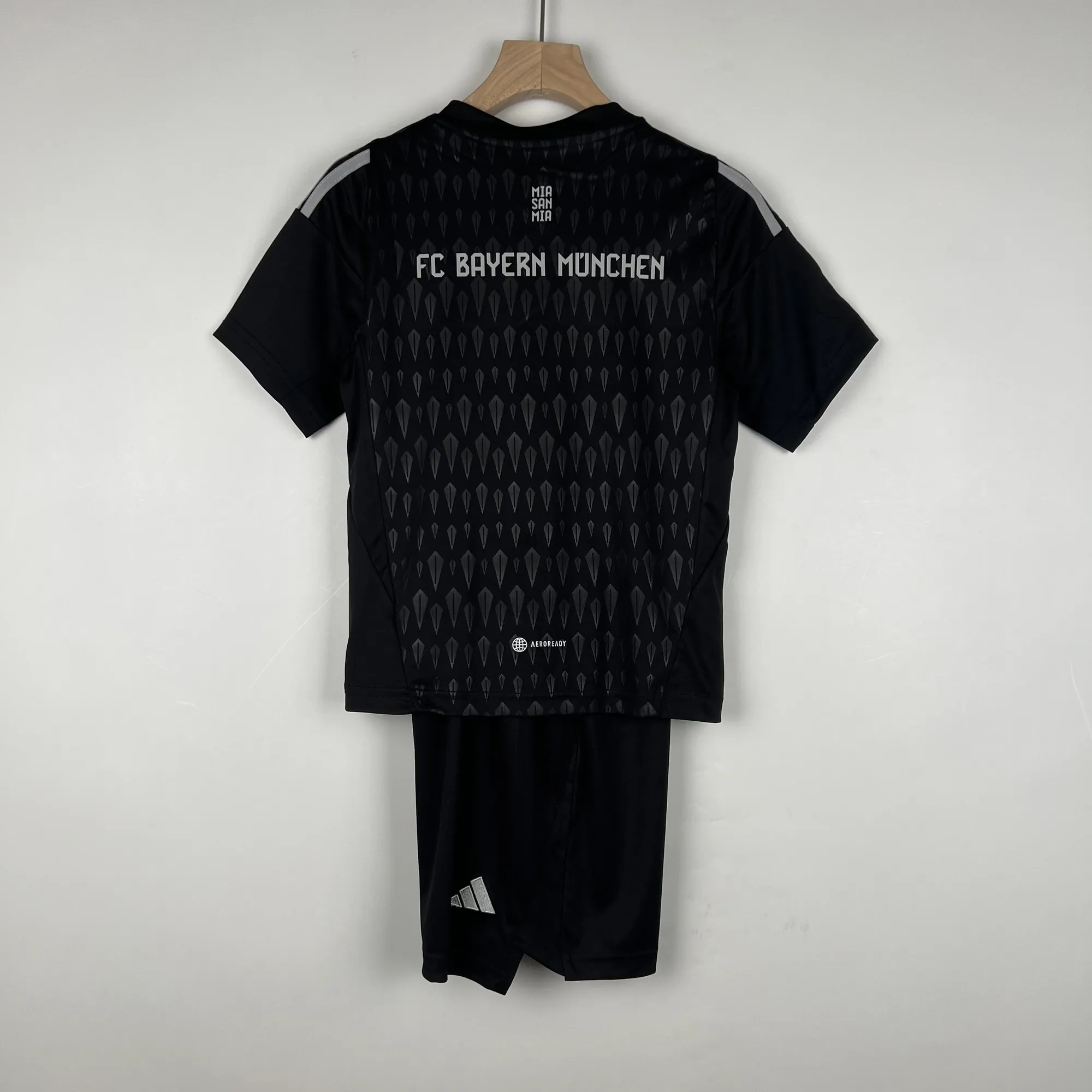 23-24 Kids Goalkeeper Bayern Munich Size 16-28 6