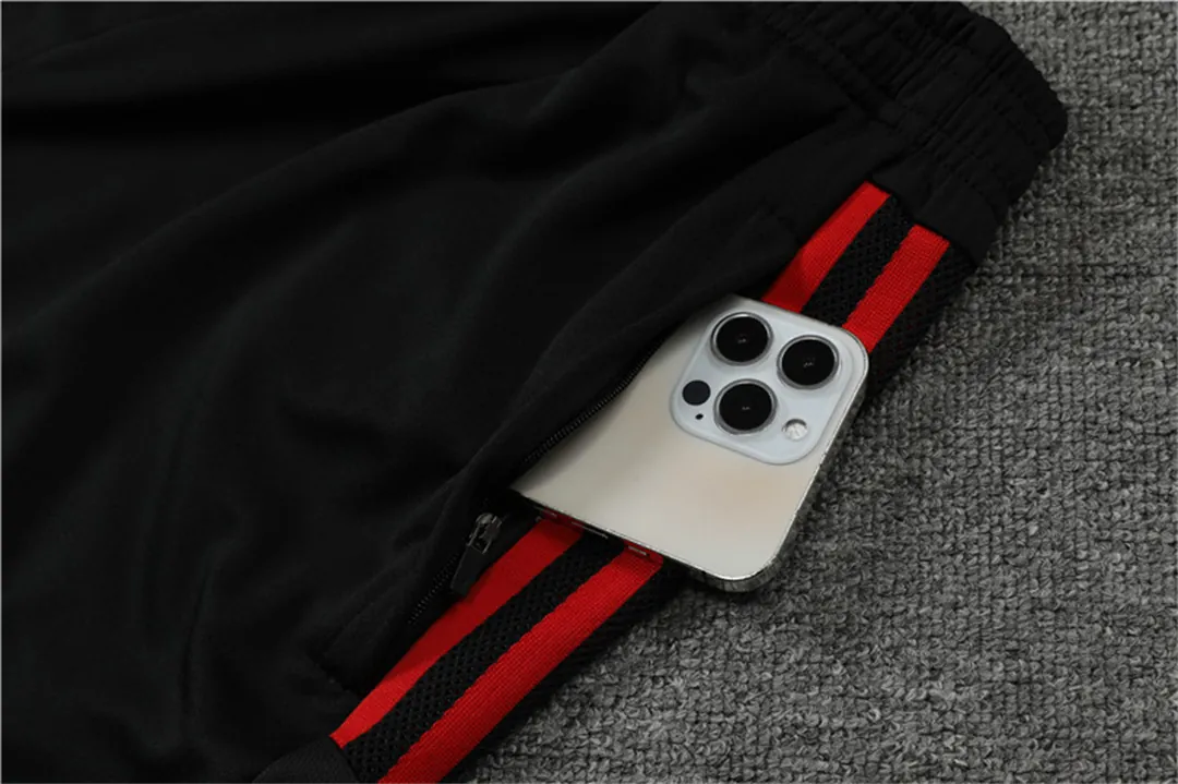 22-23 Manchester United training suit red 18