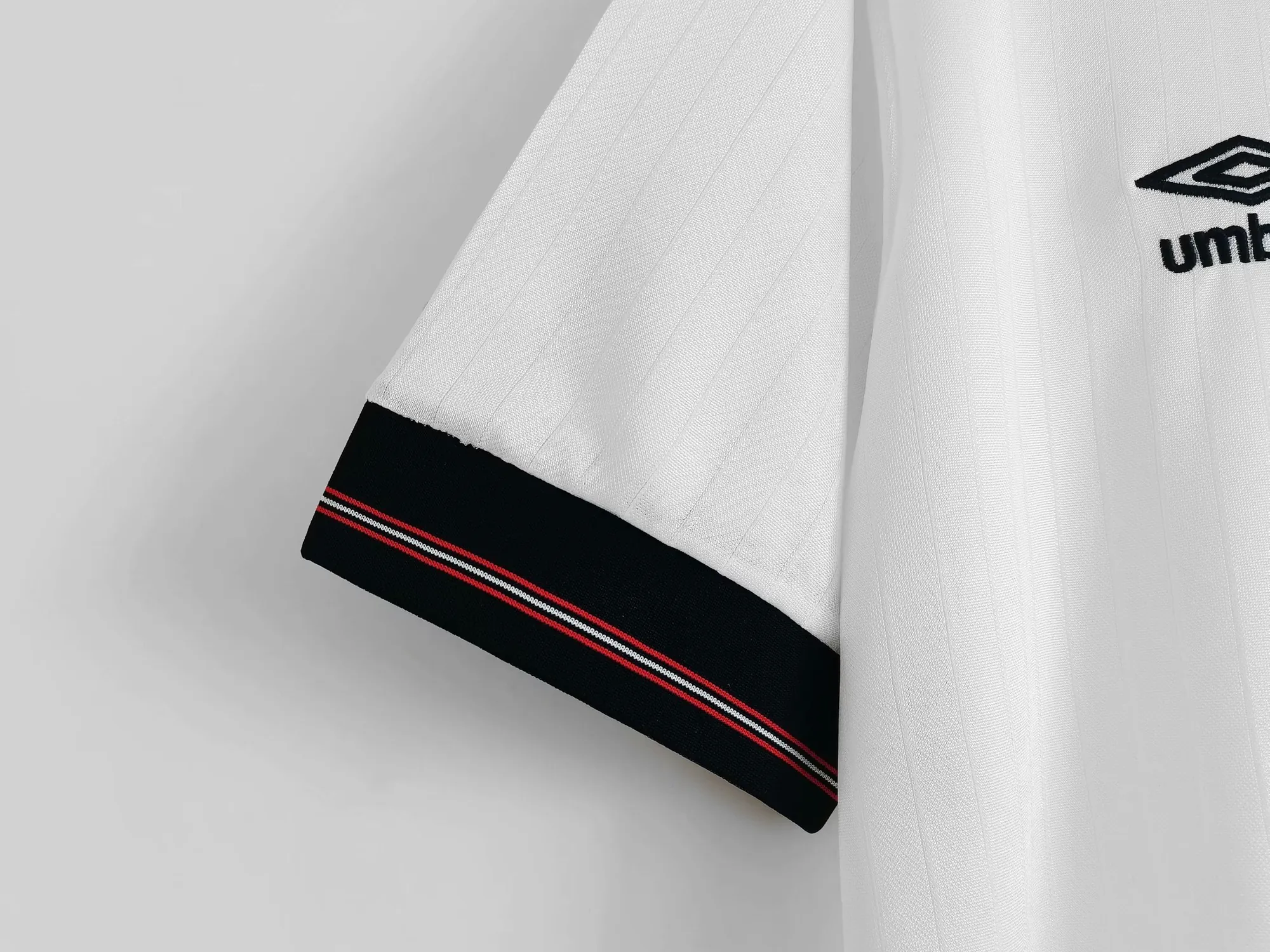 84-87 England home 4
