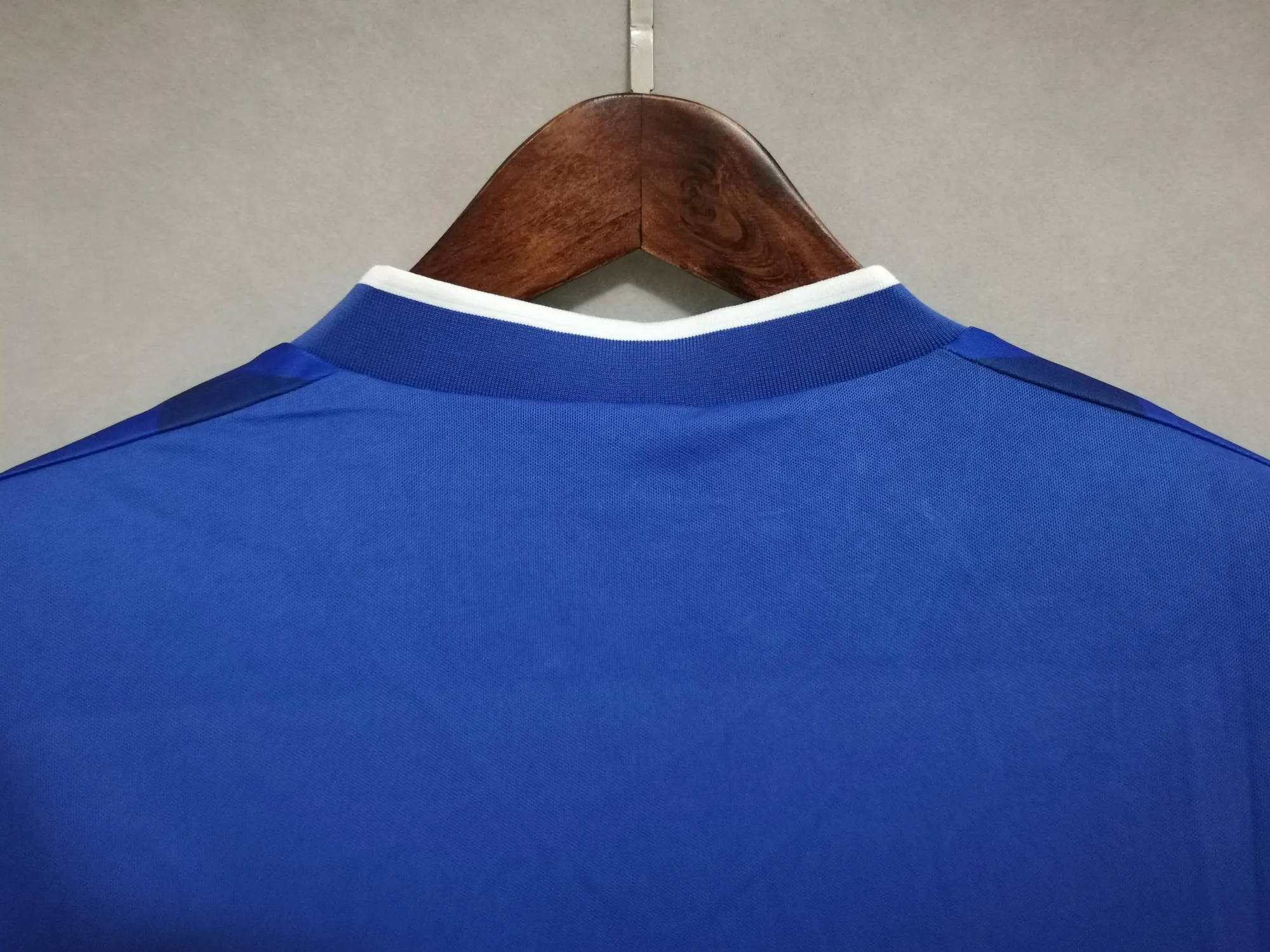 86-87 Everton home blue 3