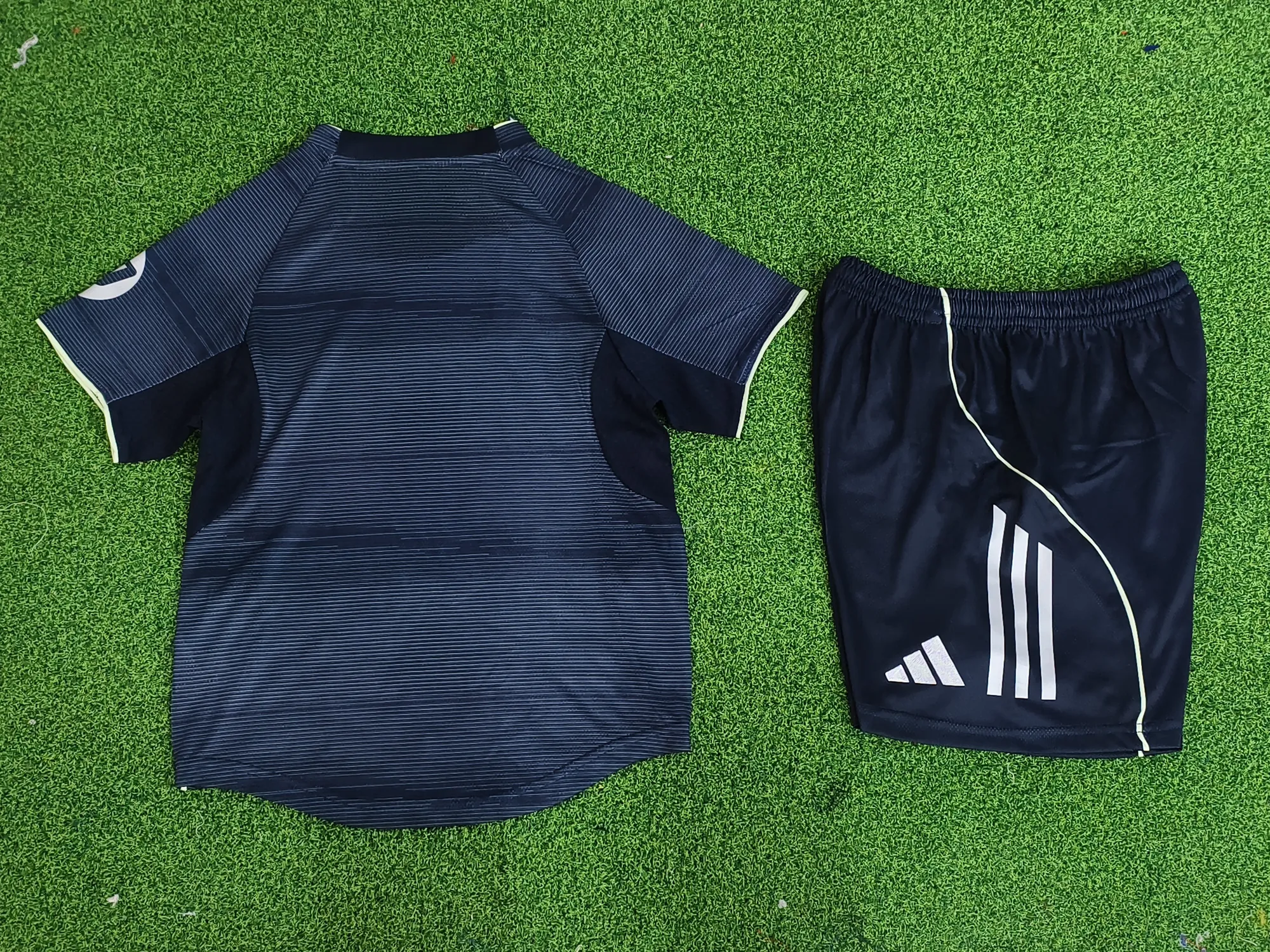 25-26 Real Madrid Away Player Version Kid Kits Youth Apparels AAAAJersey Supply Yupoo 1