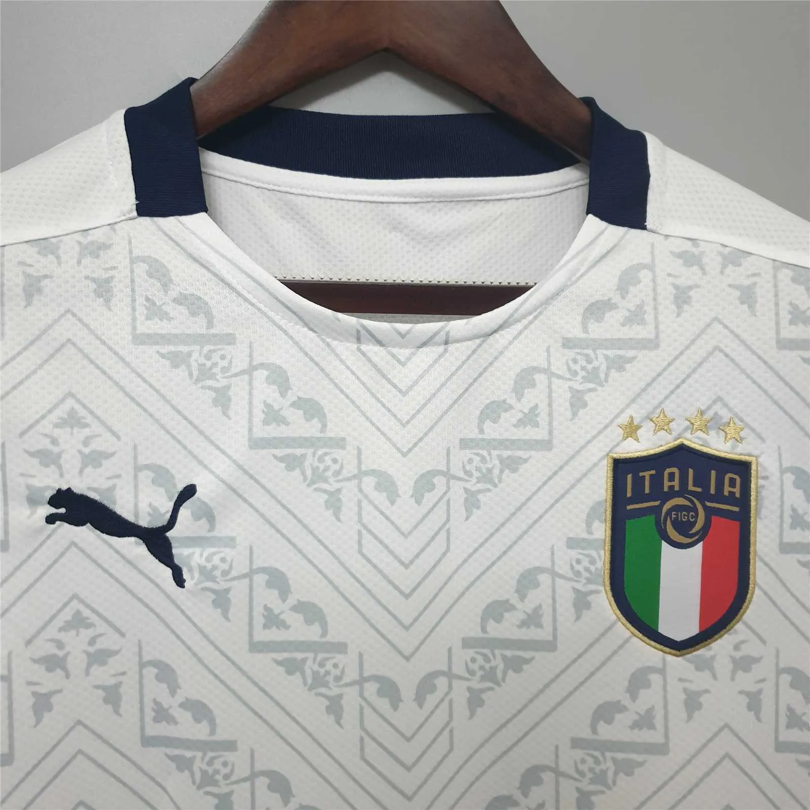 2020 Italy away white 3