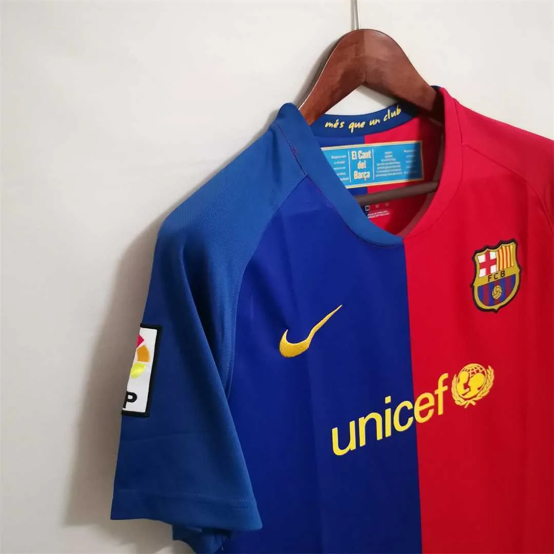 08-09 Barcelona home - 3 5