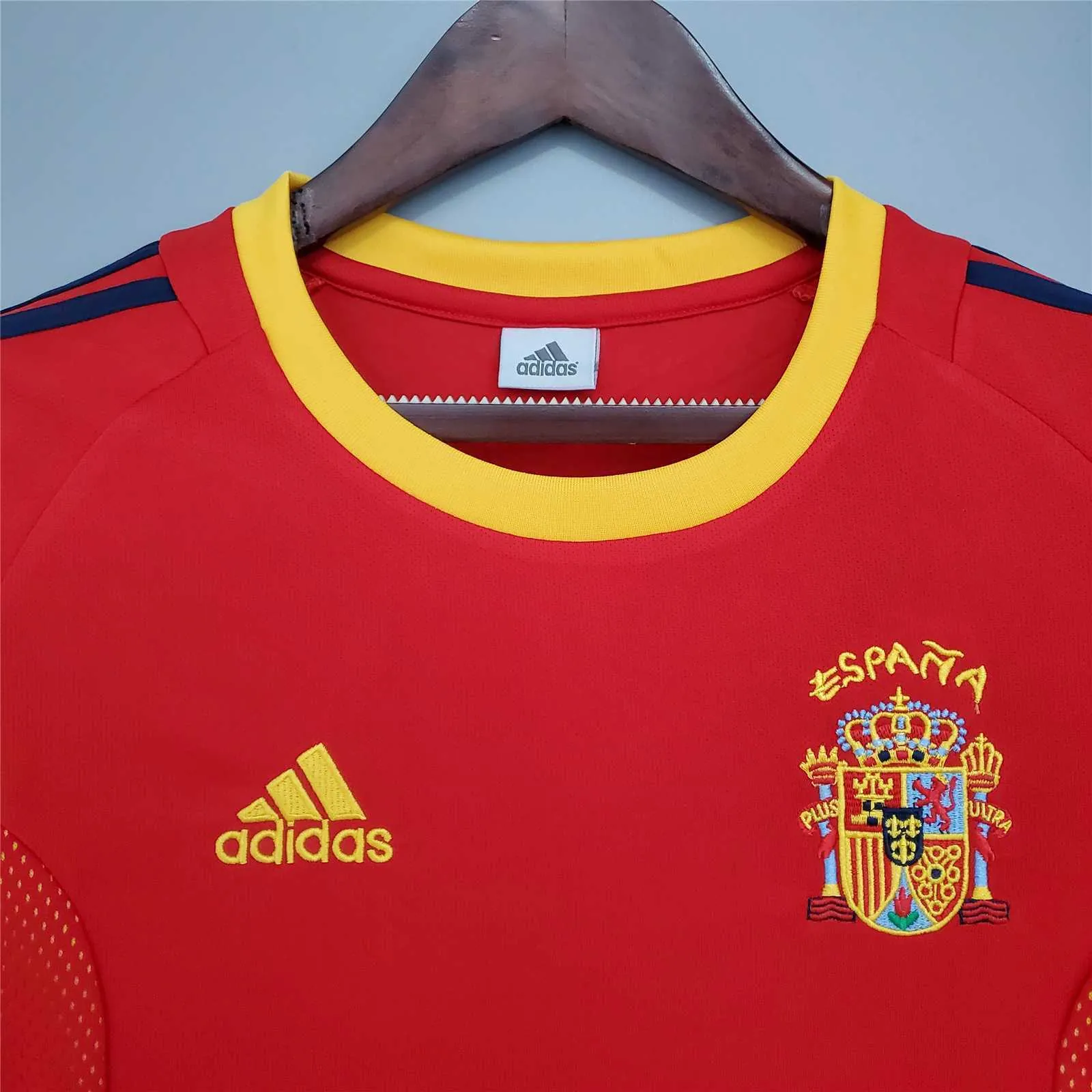 2002 Spain home red 1