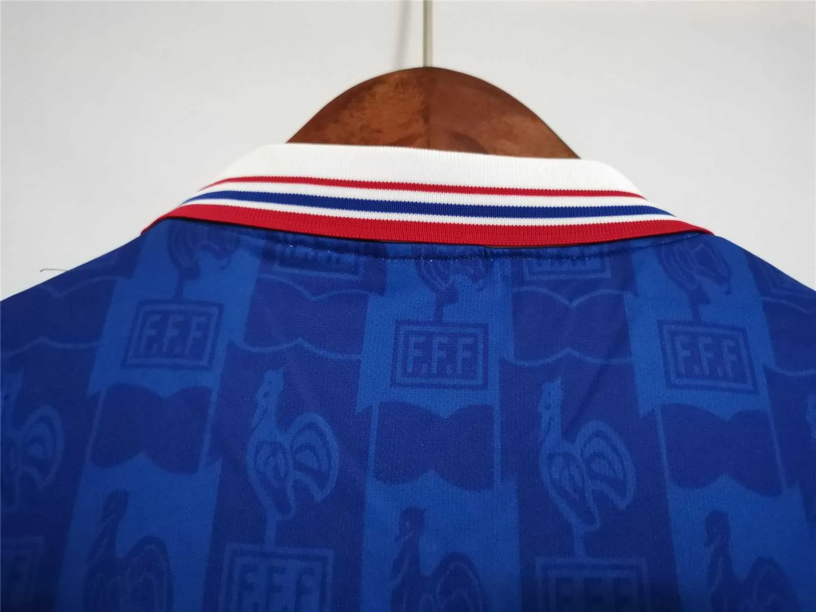 1996 France home blue 3