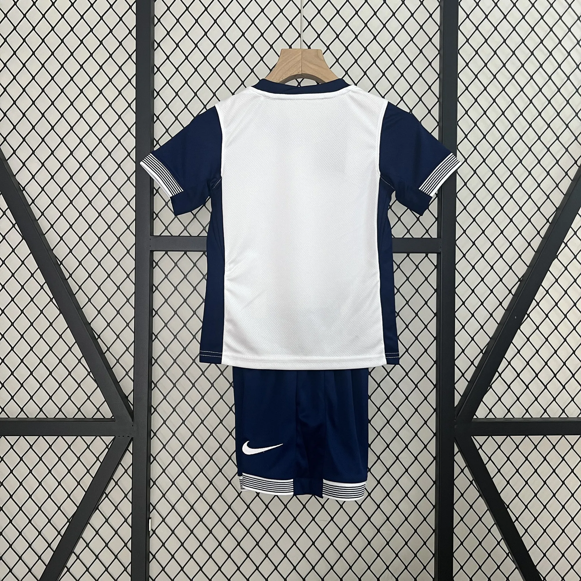 24-25 Tottenham Hotspur Home Kid Kits Youth Apparels AAAAJersey Wholesale Yupoo 1
