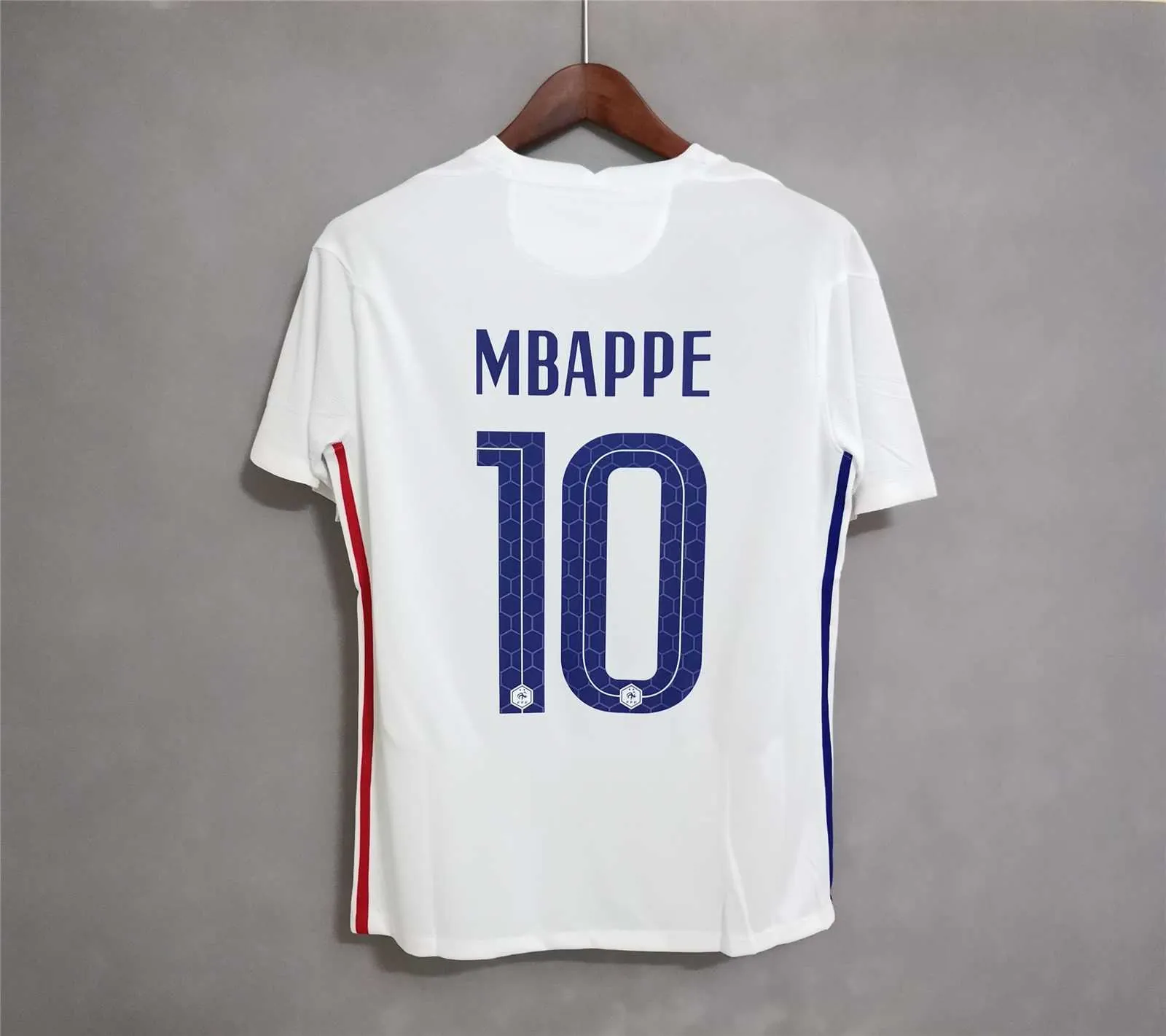 2020 France away 9