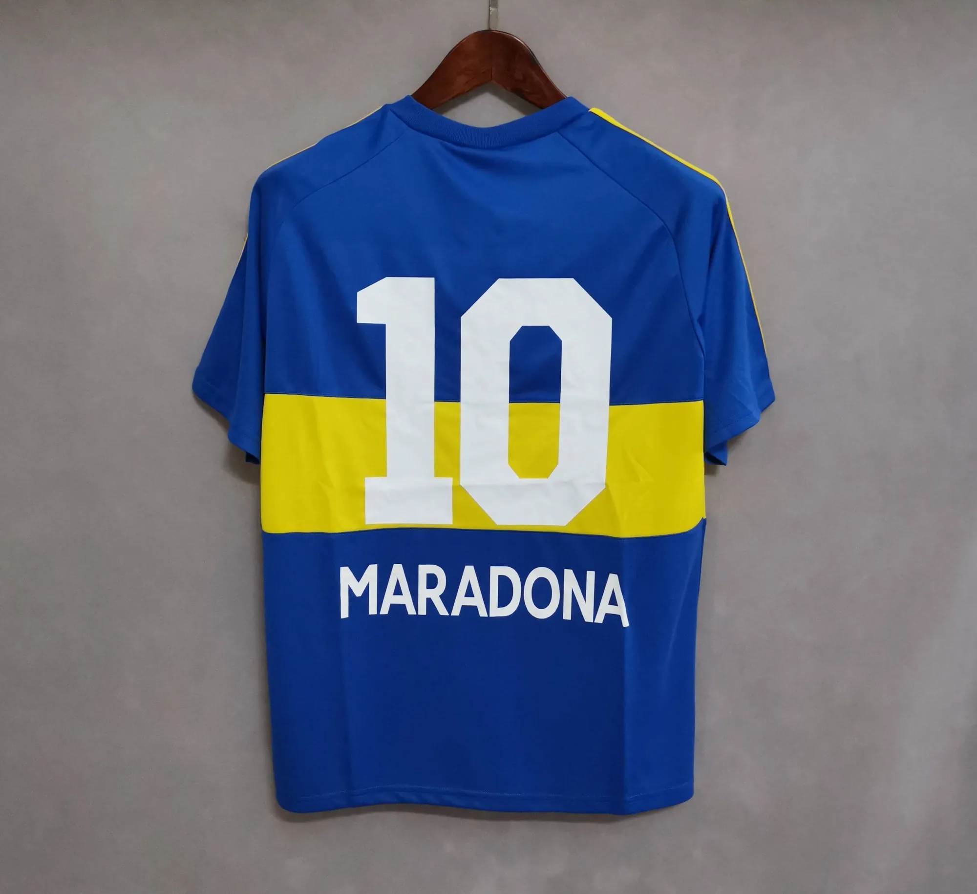 81-82 Boca Juniors home 5