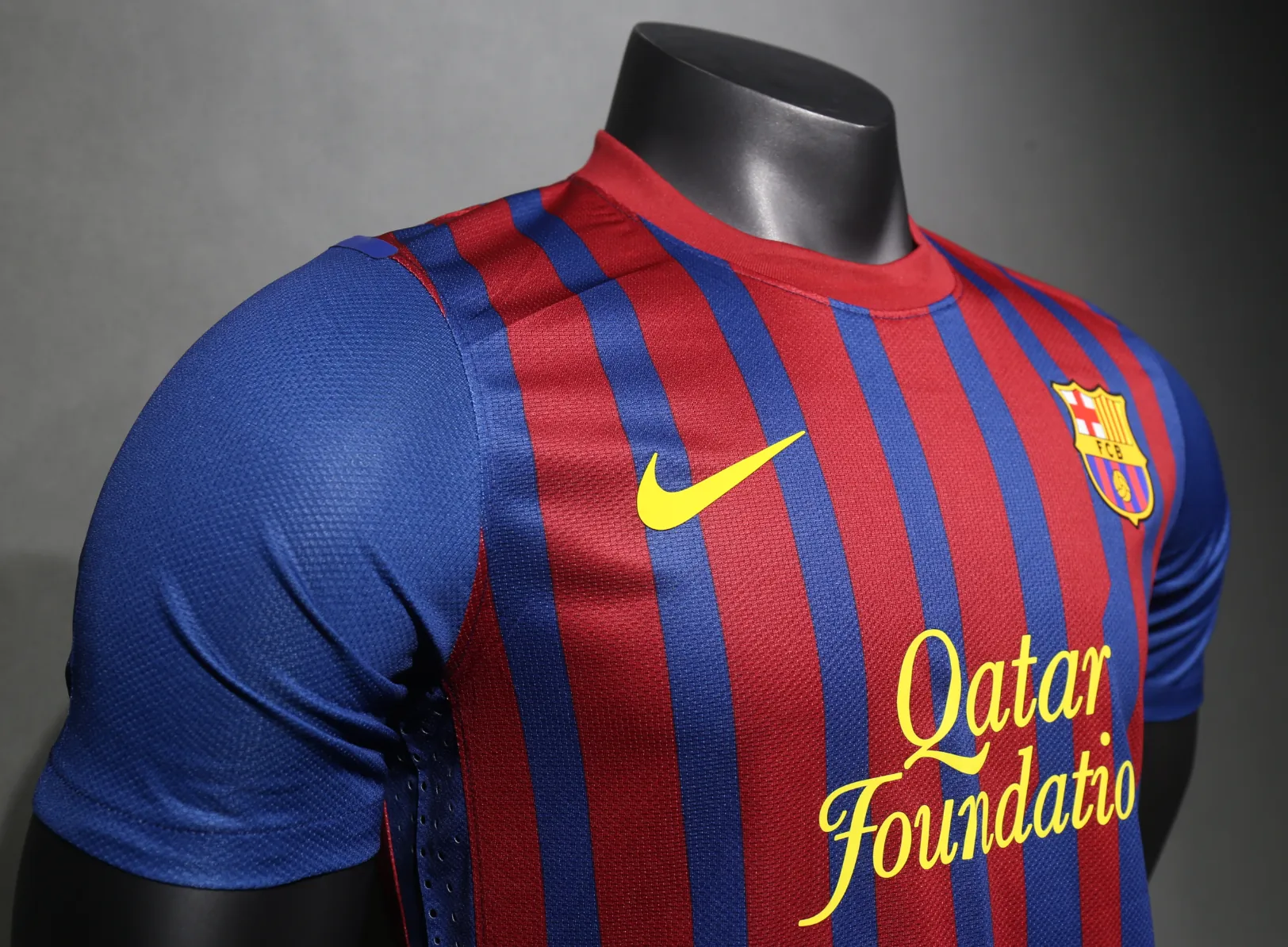 11-12 Barcelona Home Retro Kit Vintage Player Version Shirt AAAAJersey Dropship Yupoo 4