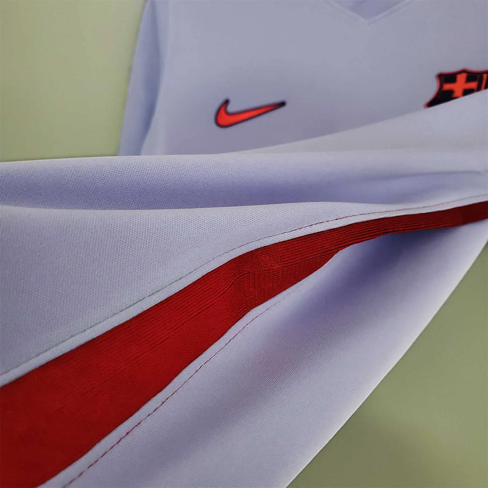 21-22 Barcelona away 20