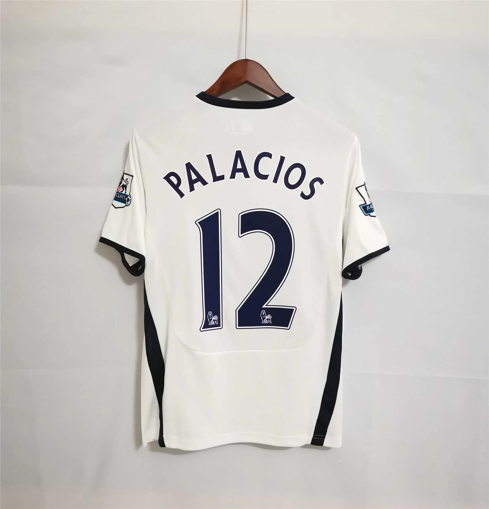 08-09 Tottenham Hotspur home 4