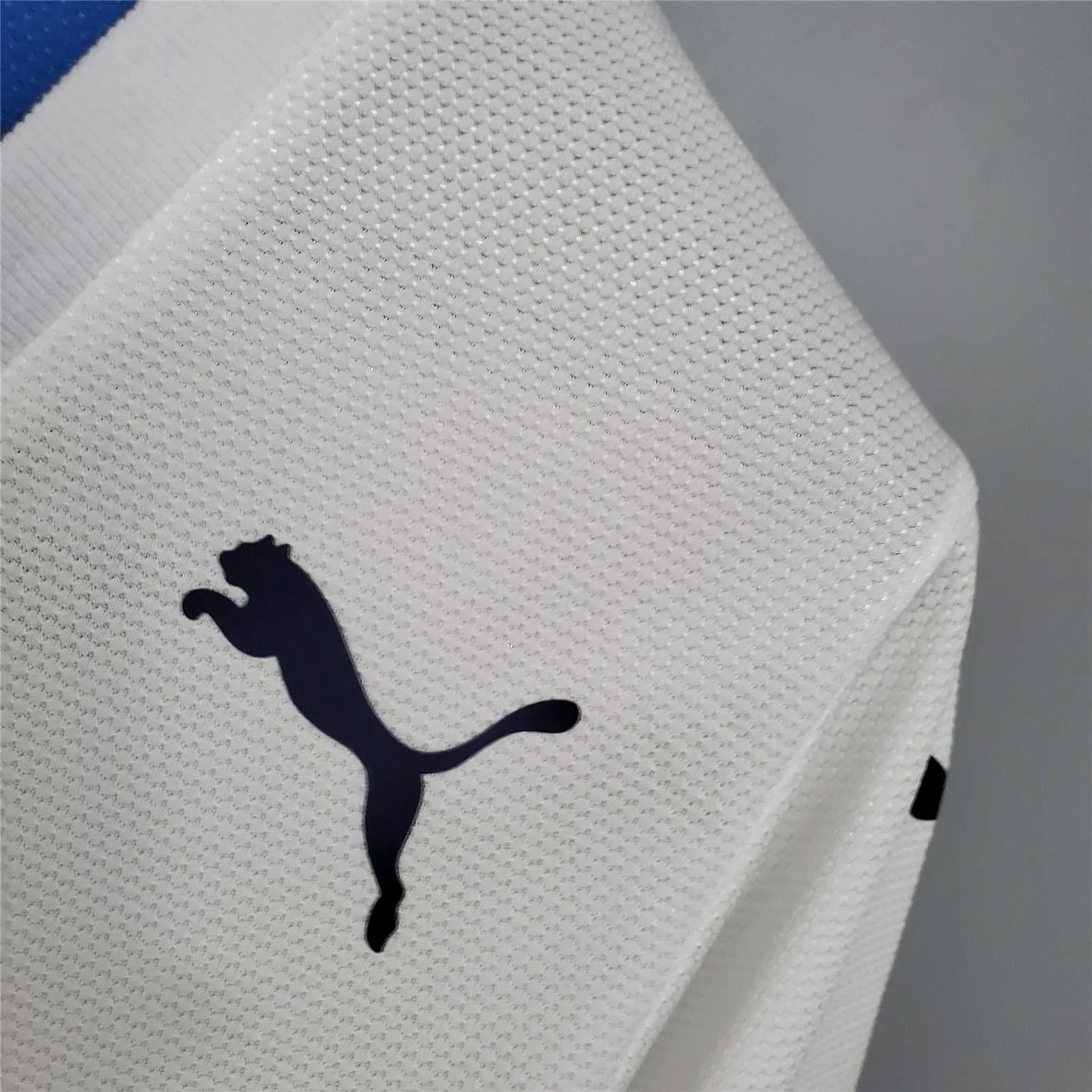 2006 Italy away white 4