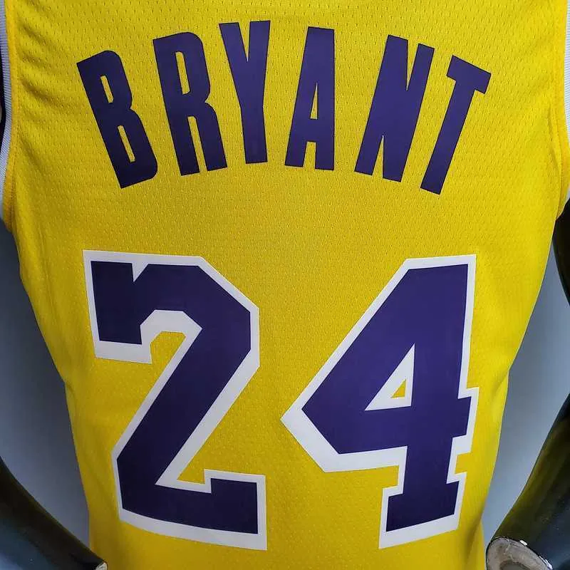 Bryant #24 Lakers Commemorative Edition Round neck yellow 3