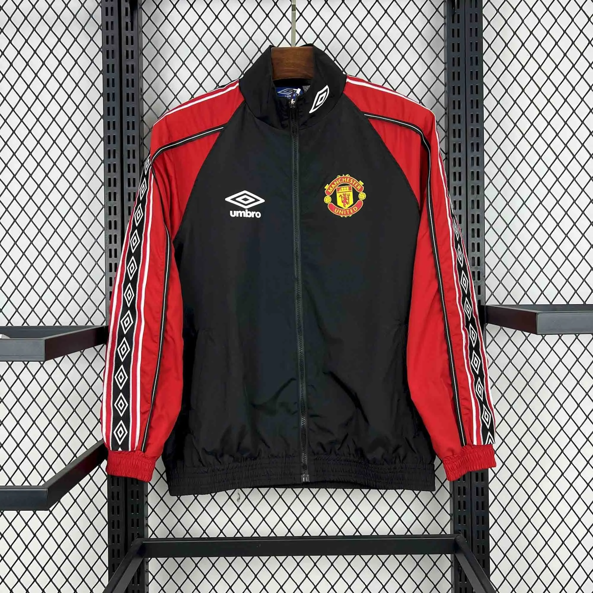 24-25 Manchester United Black&Redl Windbreaker Jacket AAAAJersey Supplier Yupoo 6