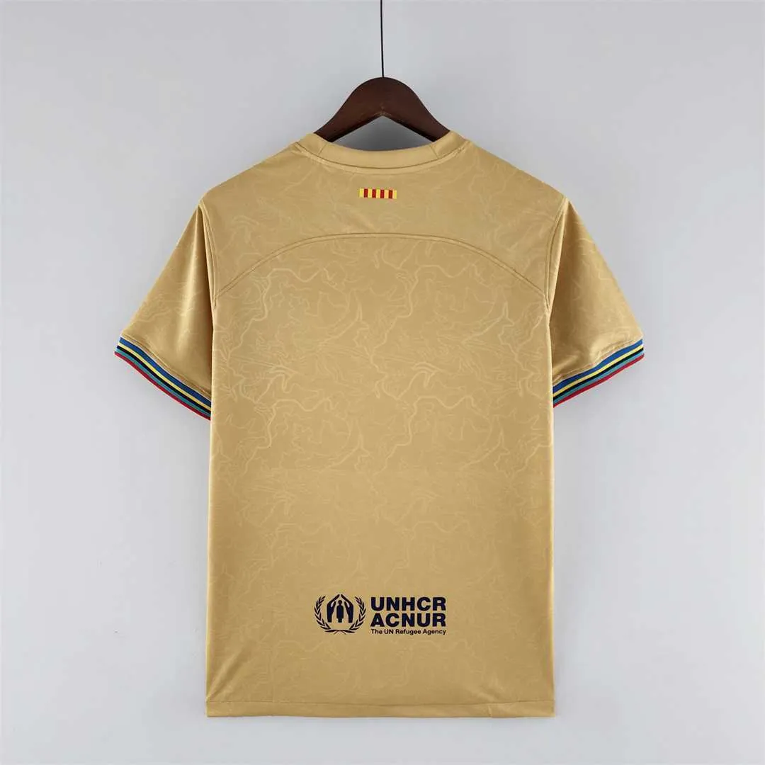 22-23 Barcelona away - 4 3