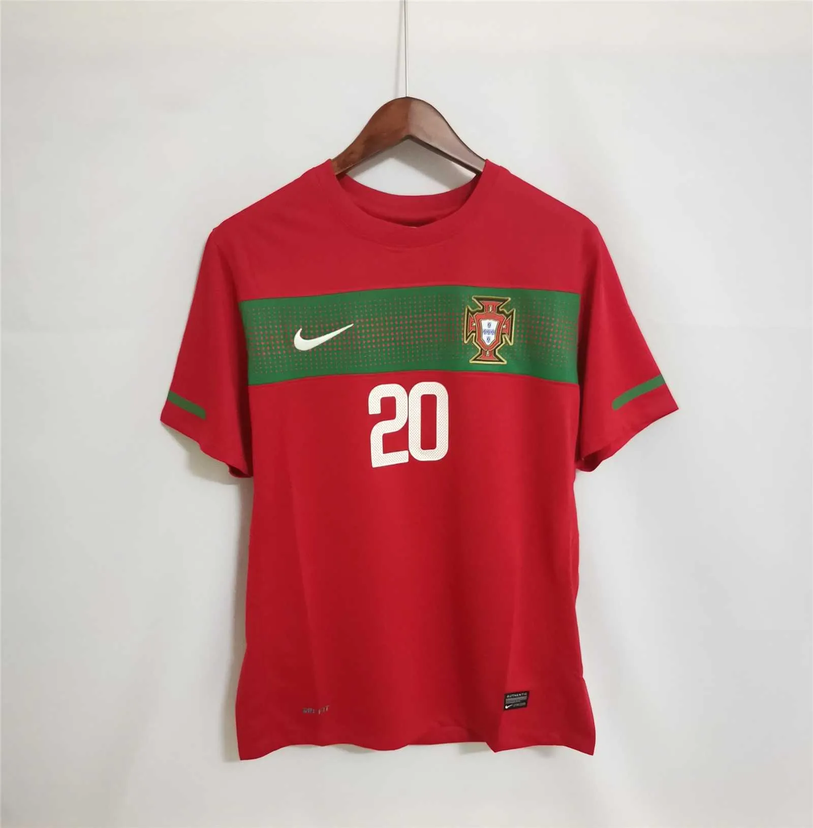 2010 Portugal home red 13