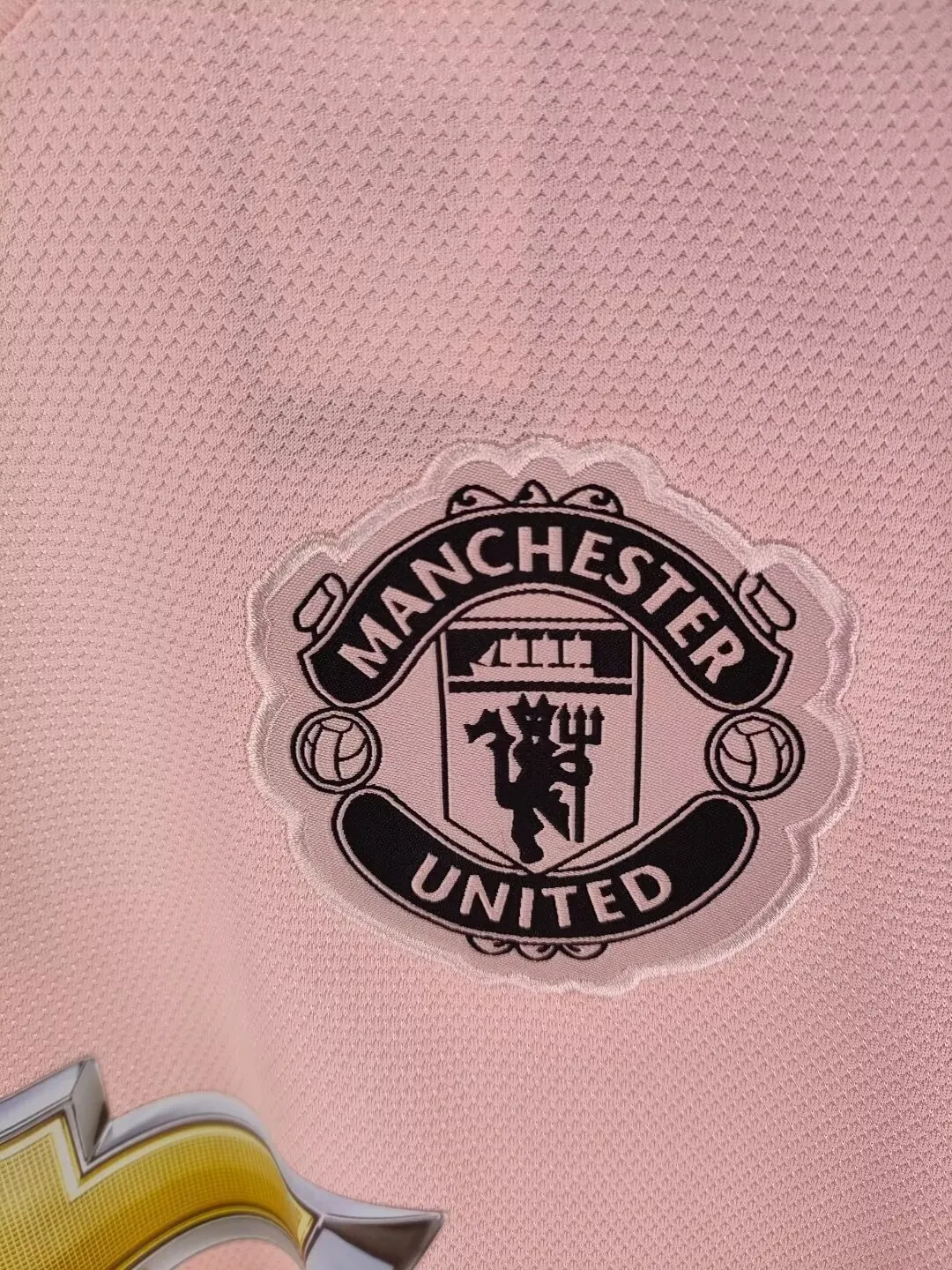 18-19 Manchester United Away Pink Retro Kit Jerseys Supllier Yupoo 5