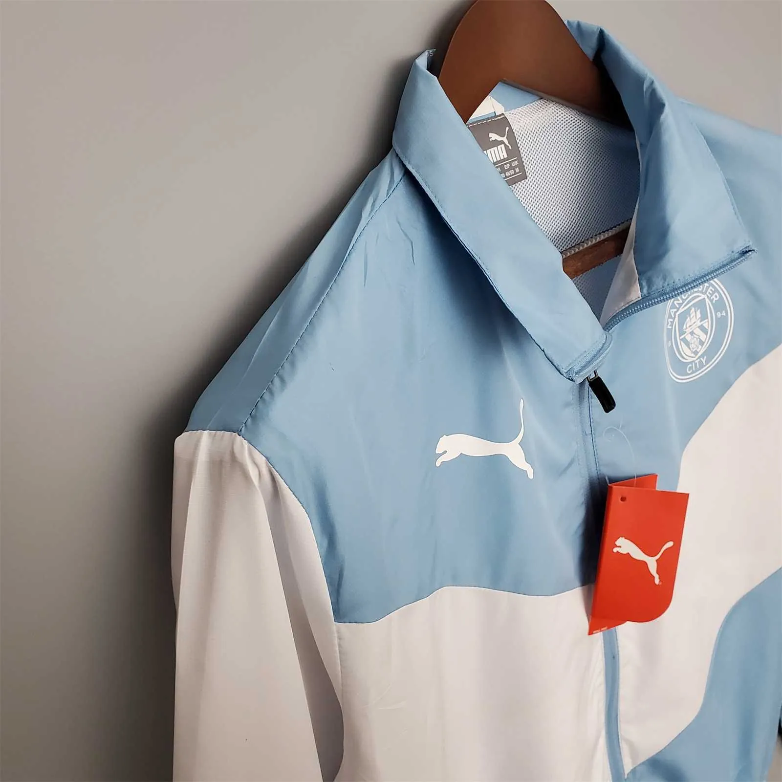 21-22 Manchester City bluewhite windbreaker 1
