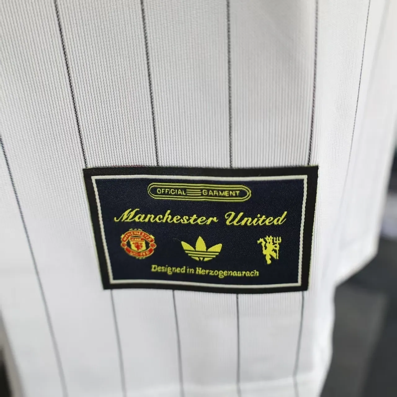 25-26 Manchester united Retro Style Football Shirt Apparels AAAAJersey Supply Yupoo-1 2