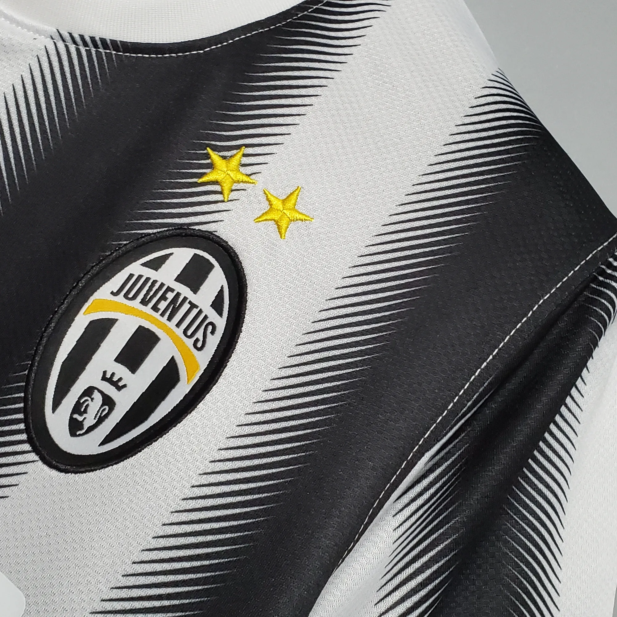 10-11 Juventus home retro jersey football shirt S-2XL 1