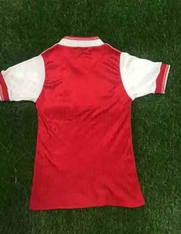 84-85 Arsenal home 1