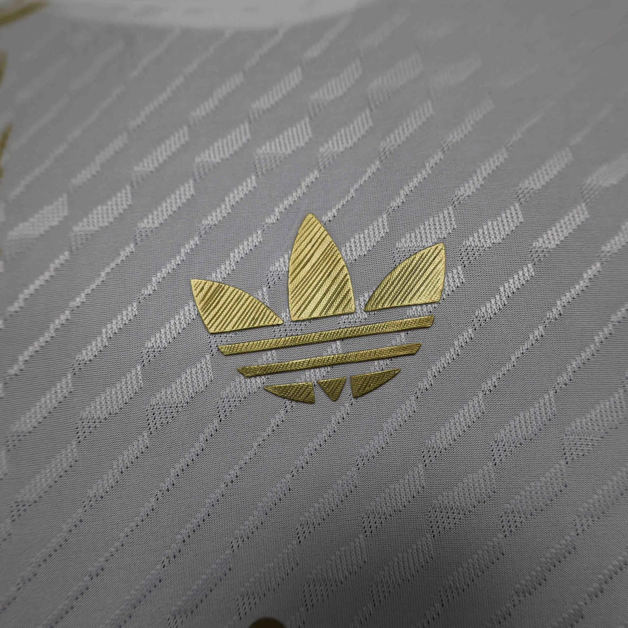 24-25 Real Madrid Gold Dragon Special Edition Player Version Shirt AAAAJersey Supplier Yupoo 2