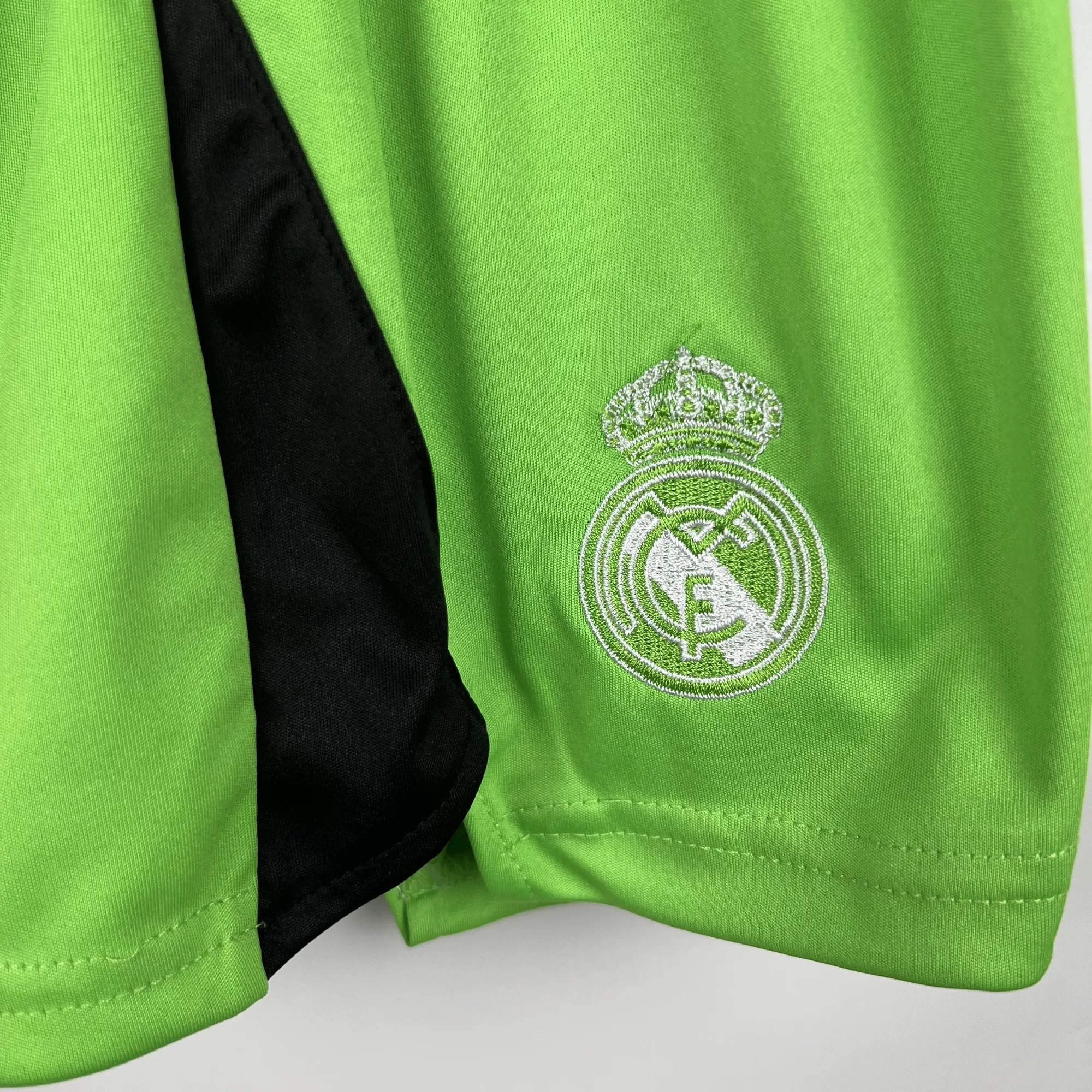 23-24 Kids Goalkeeper Real Madrid Green Size 16-28 9