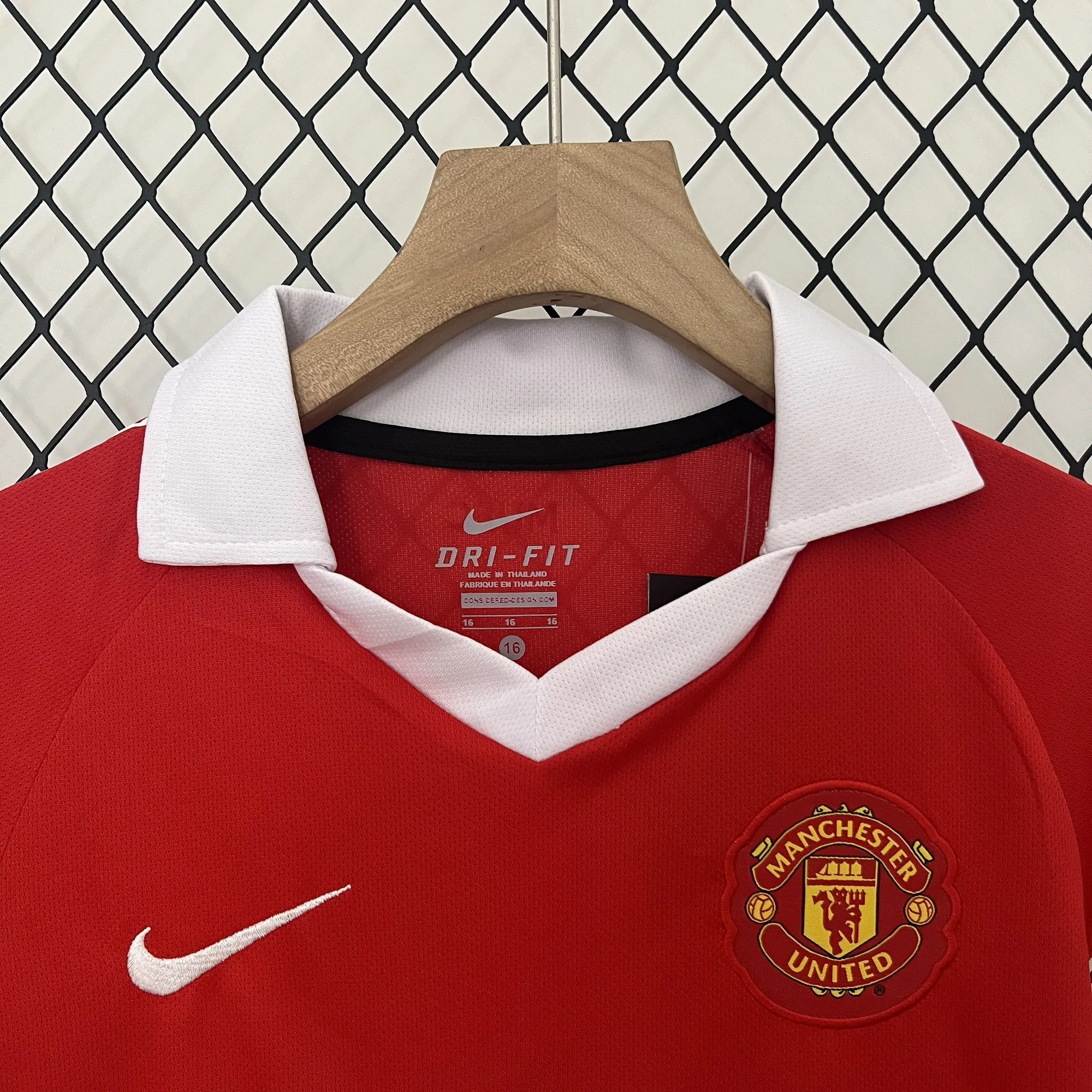 10-11 Manchester United Home Retro Kid Kits Youth Apparels AAAAJersey Wholesale Yupoo 3