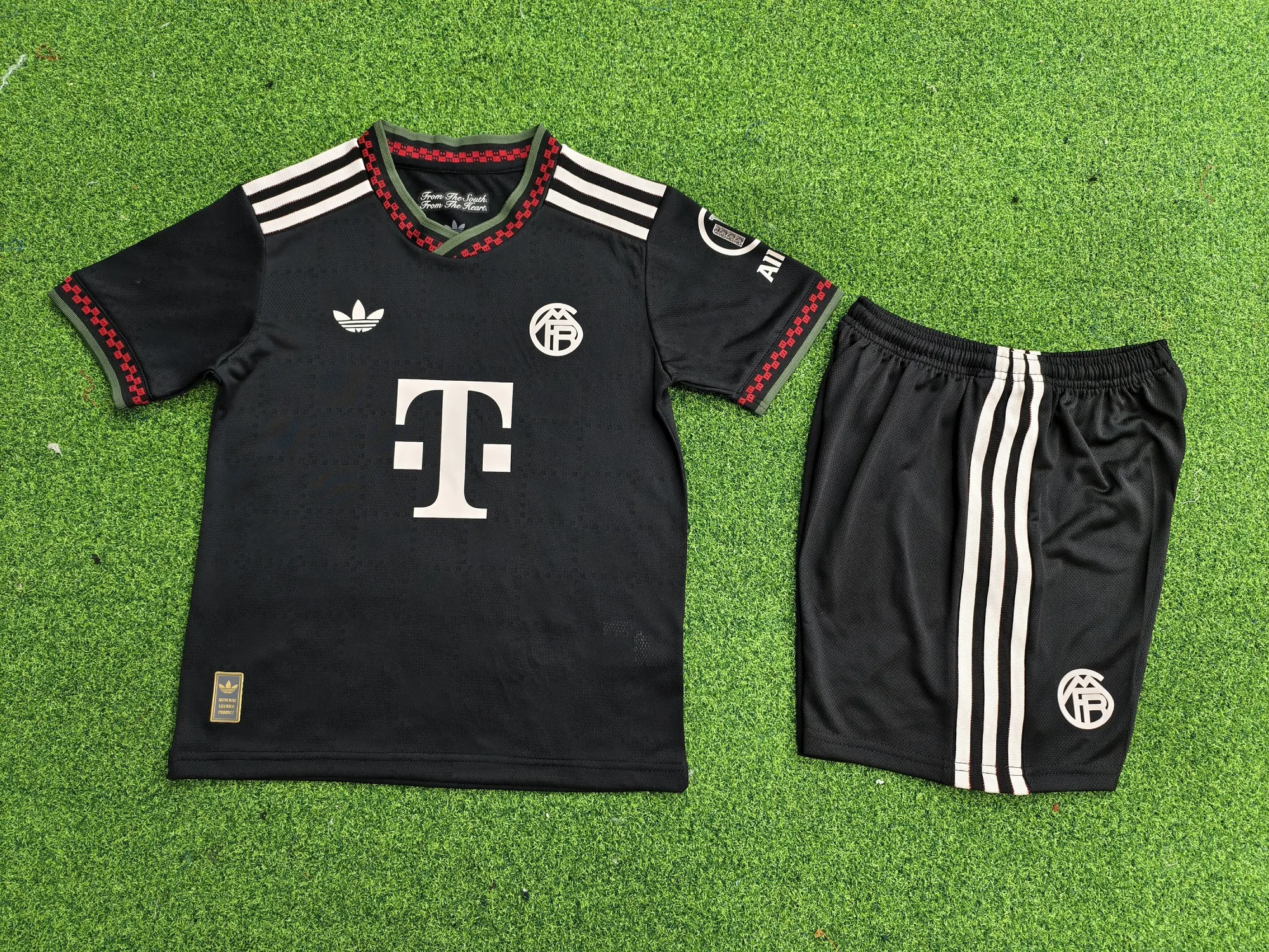 25-26 Bayern Munich Third Player Version Kid Kits Youth Apparels Soccer AAAAJersey Supply Yupoo 3