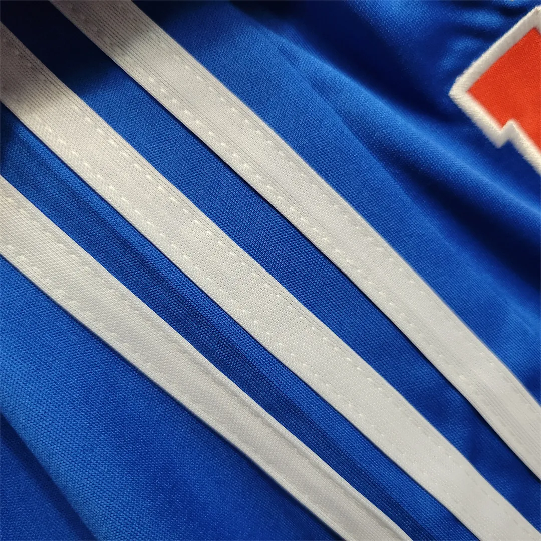 23-24 University of Chile home kids kit 9