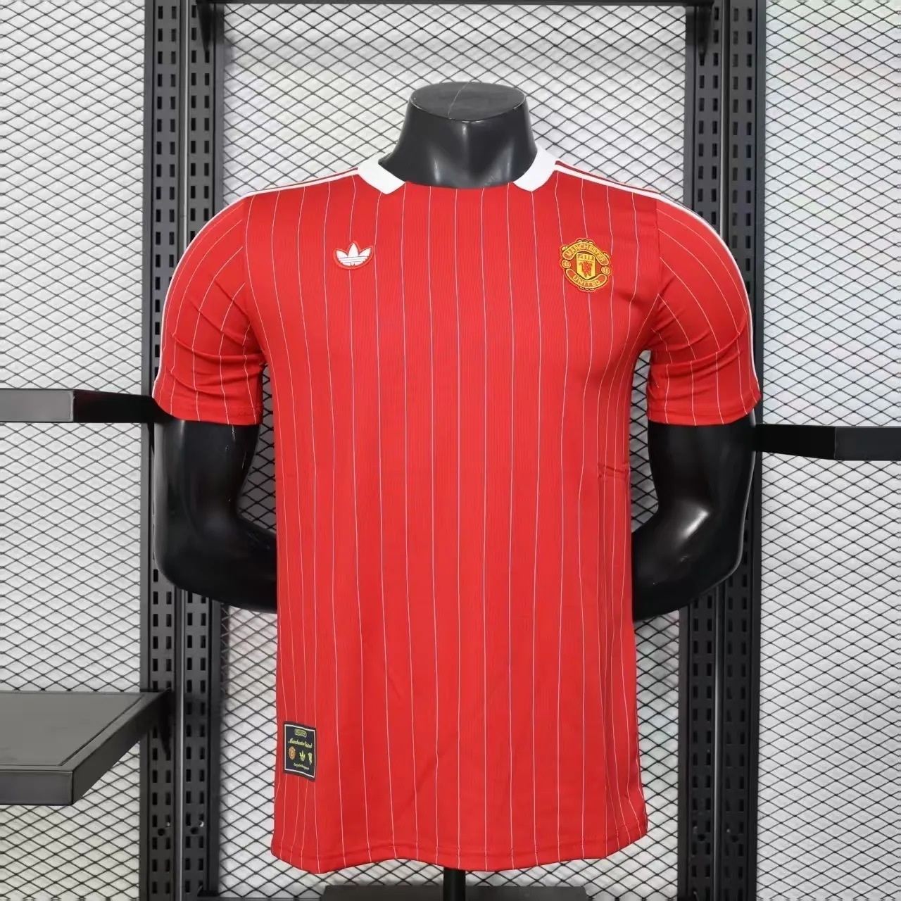 25-26 Manchester United Red Retro Style Football Shirt Apparels AAAAJersey Supply Yupoo 6