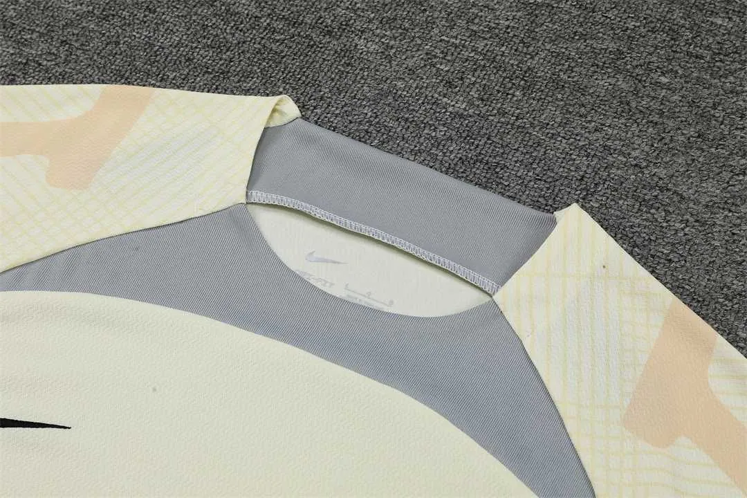 22-23 Tottenham Hotspur training suit short sleeve kit Beige 6