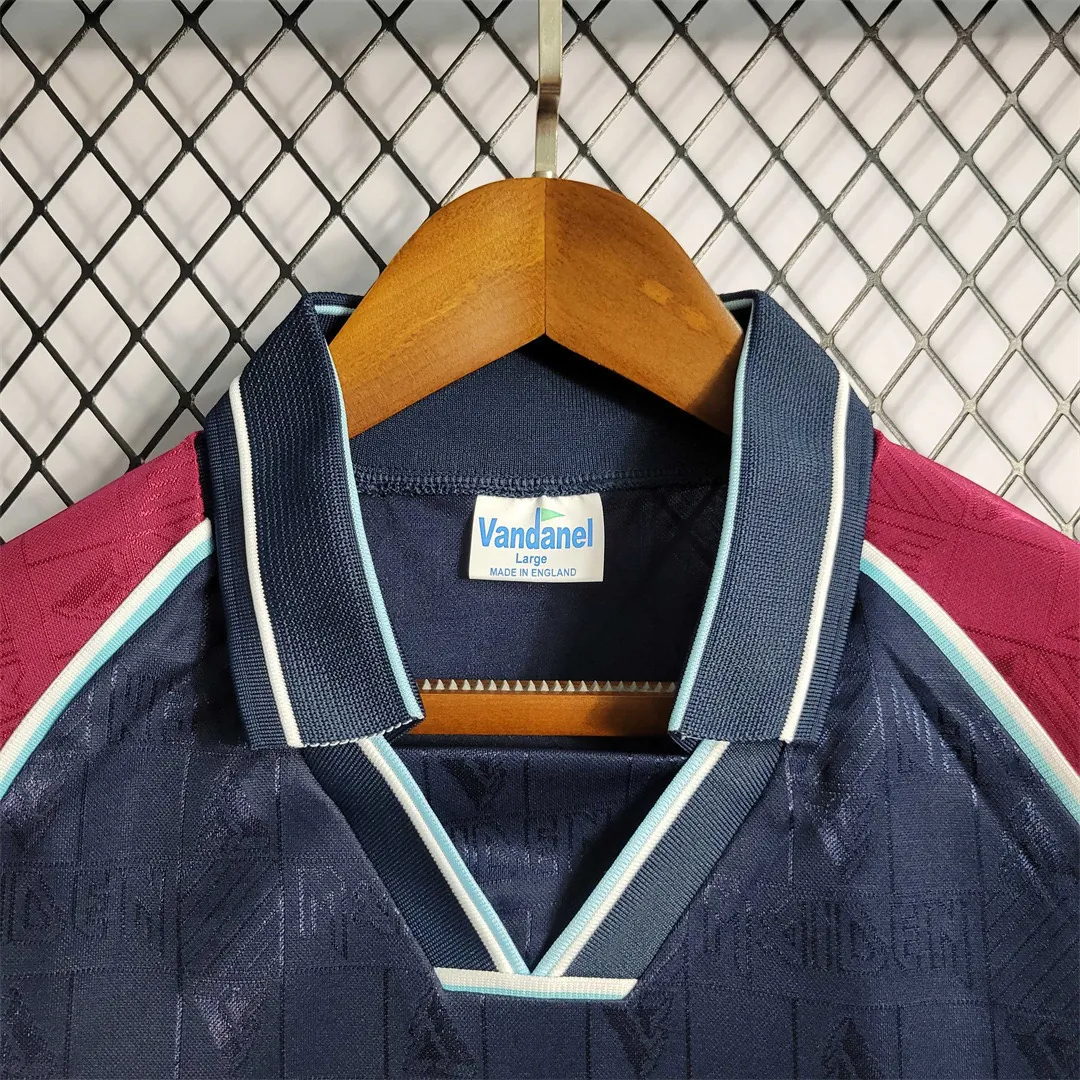99-01 West Ham Iron Maiden Home 4